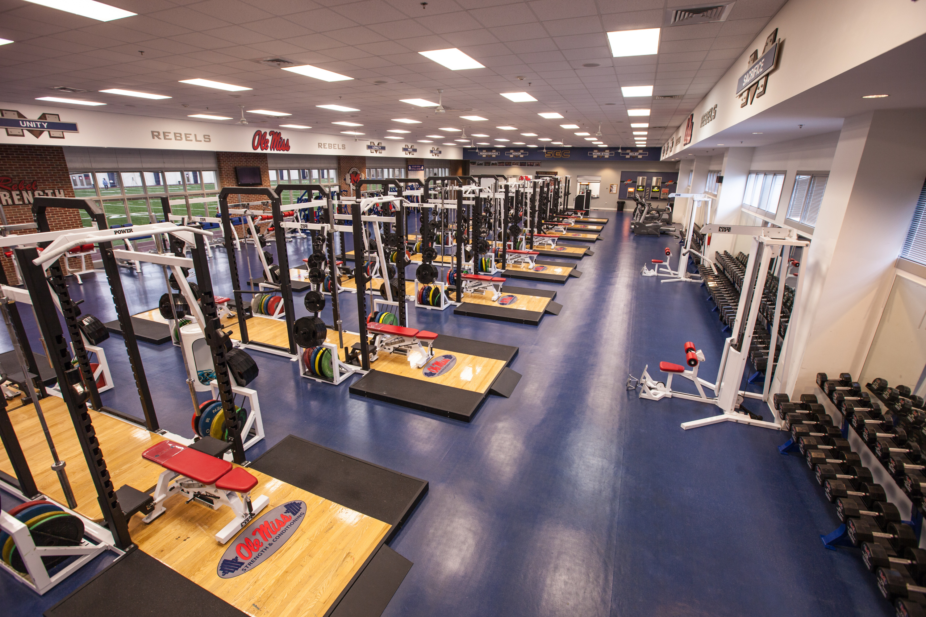 auburn football Arms race: photos of top weight rooms in college football