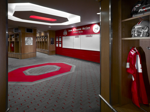 Best College Football Locker Rooms 2014