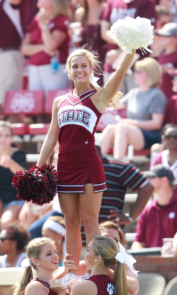 hot-mississippi-state-bulldogs-cheerleader-2013