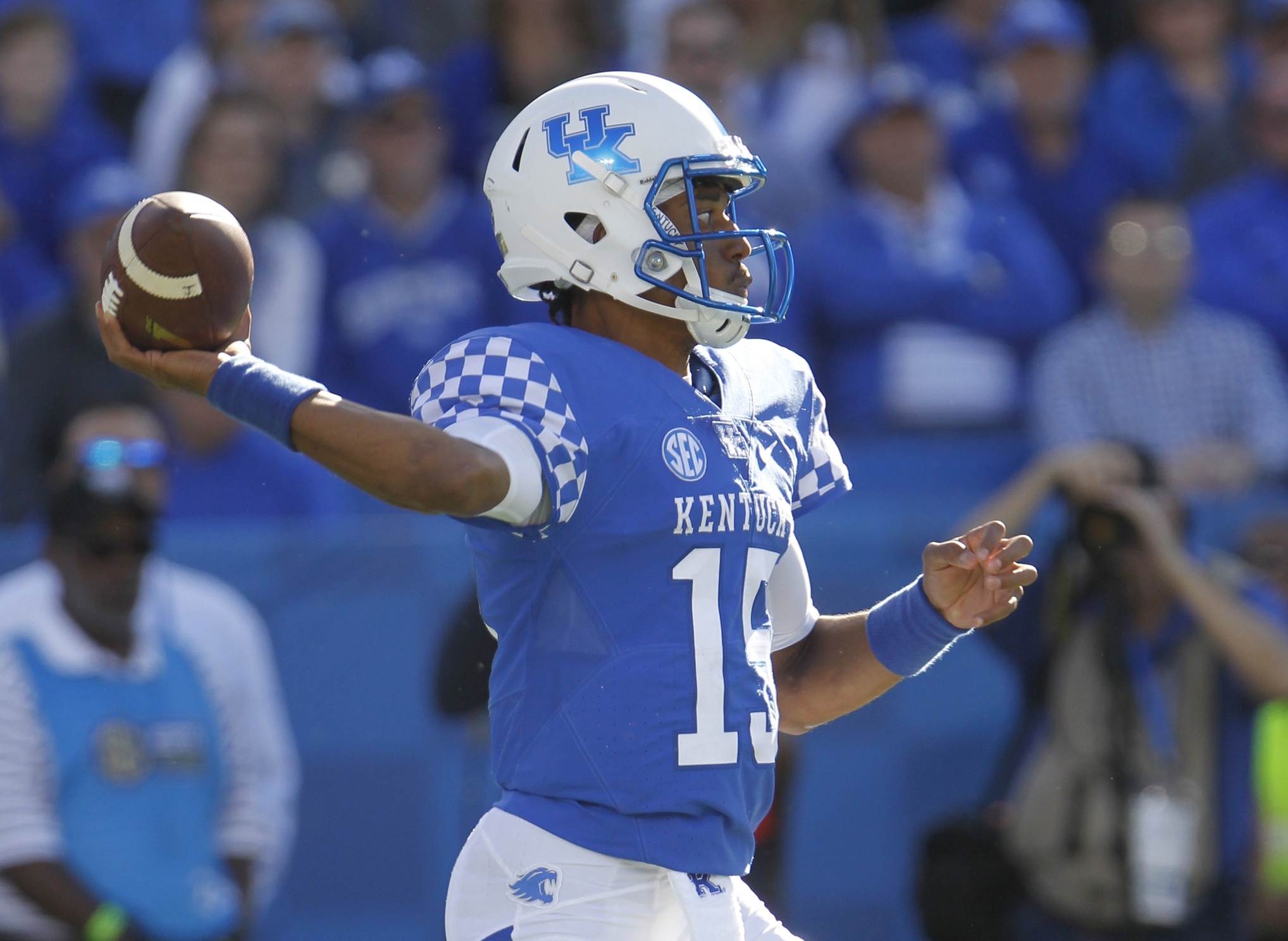 Oct 8, 2016; Lexington, KY, USA; Kentucky Wildcats quarterback Stephen Johnson (15) passes the ball against the Vanderbilt Commodores in the first half at Commonwealth Stadium. Mandatory Credit: Mark Zerof-USA TODAY Sports