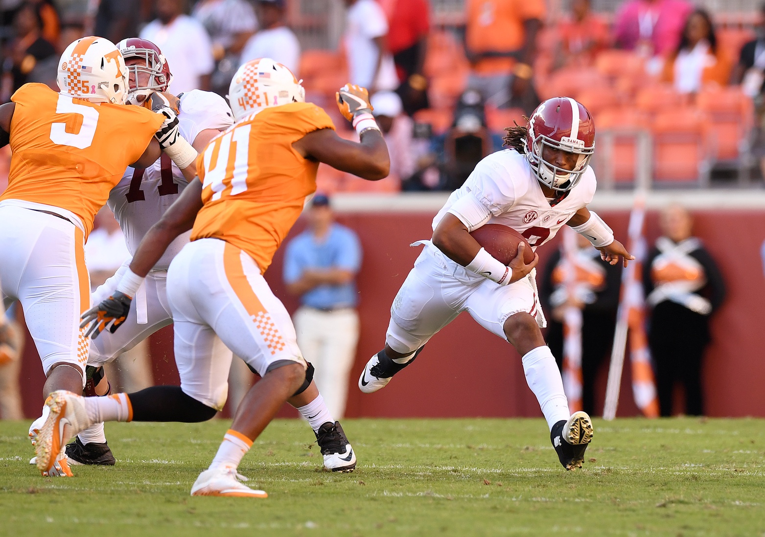Oct 15, 2016; Knoxville, TN, USA; Alabama Crimson Tide quarterback Jalen Hurts (2) carries up the field against the Tennessee Volunteers during the second quarter at Neyland Stadium. Mandatory Credit: John David Mercer-USA TODAY Sports