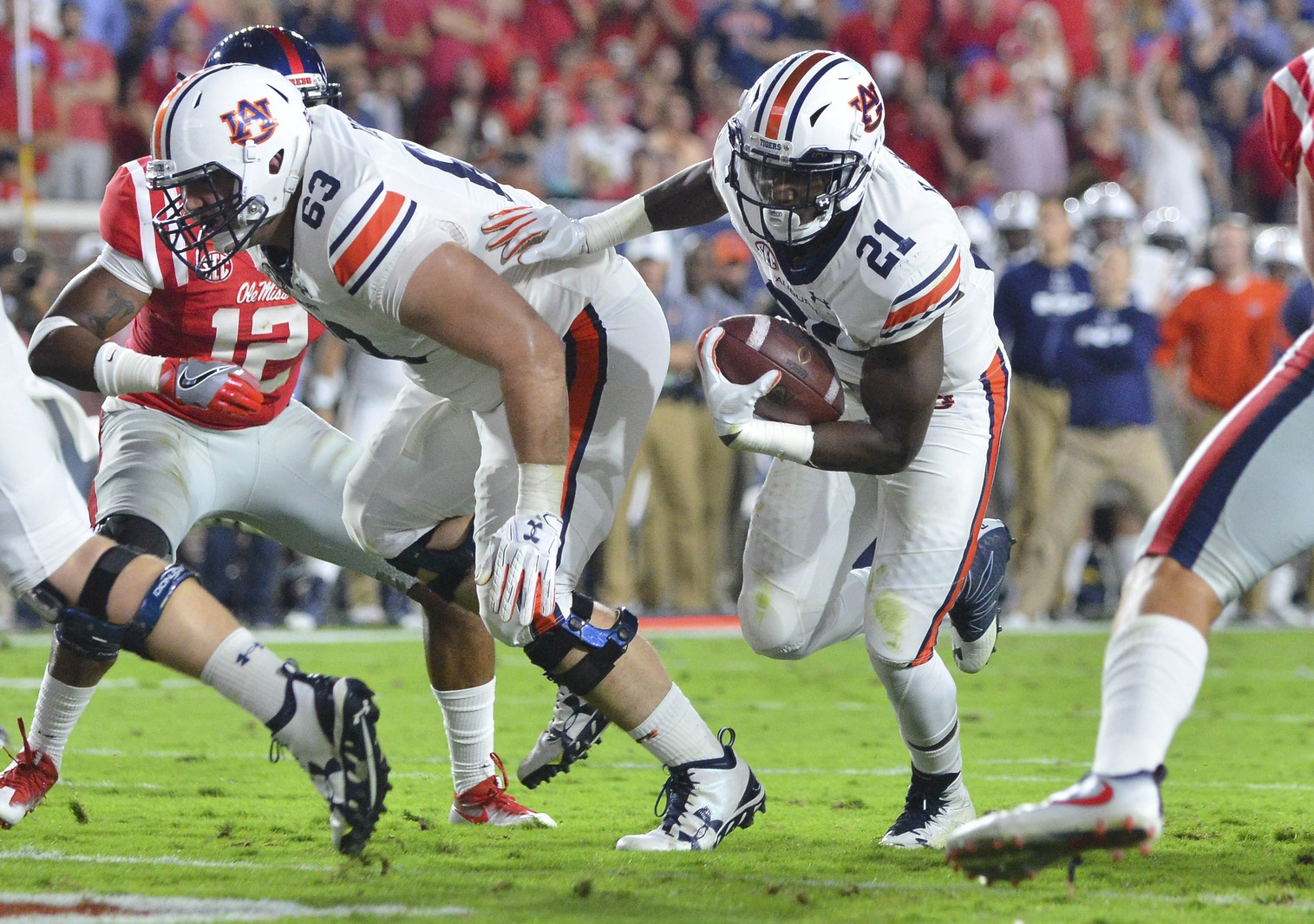 Oct 29, 2016; Oxford, MS, USA; Auburn Tigers running back Kerryon Johnson (21) carries the ball during the second quarter of the game against Mississippi Rebels at Vaught-Hemingway Stadium. Mandatory Credit: Matt Bush-USA TODAY Sports