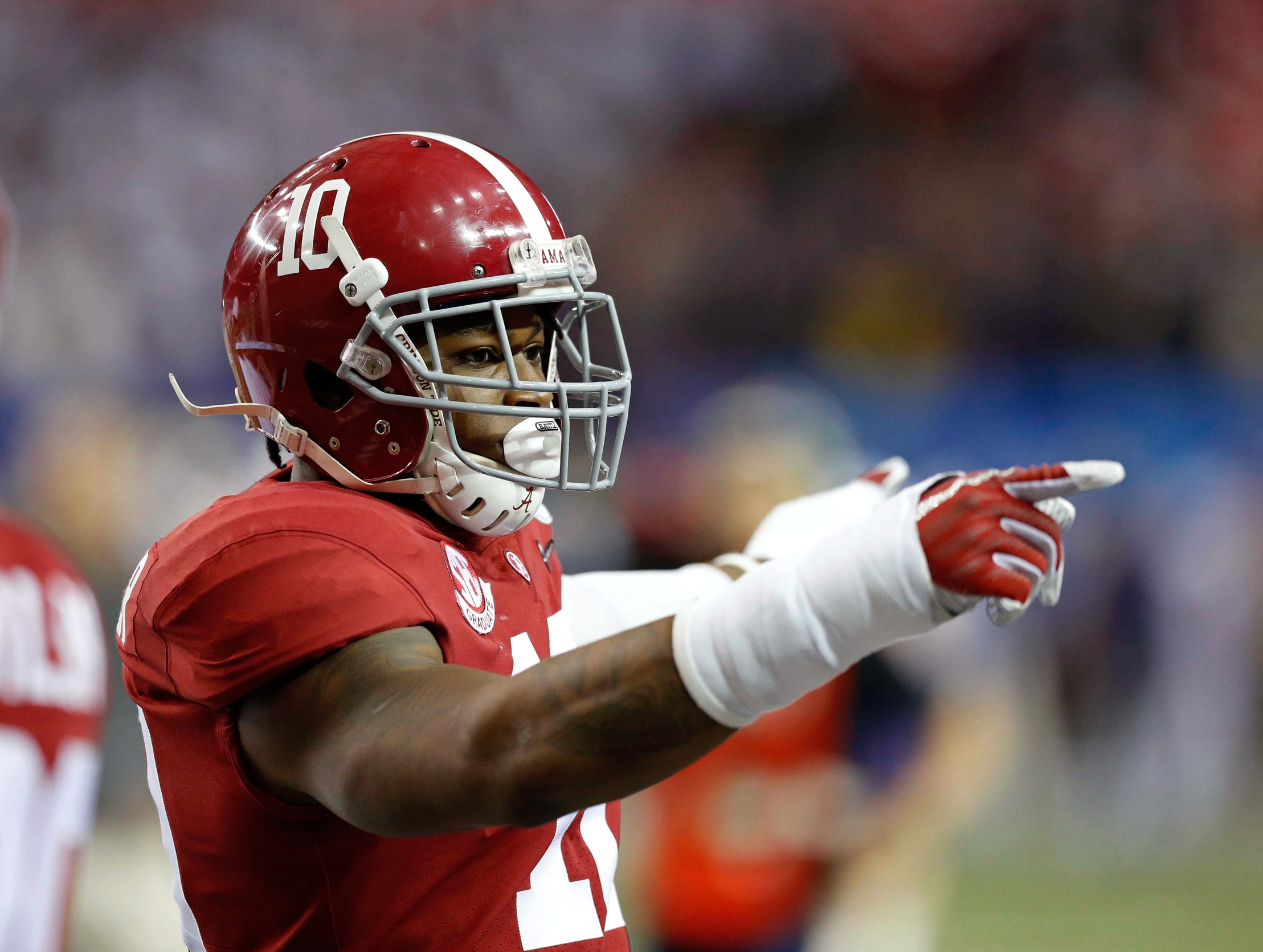 Dec 31, 2016; Atlanta, GA, USA; Alabama Crimson Tide linebacker Reuben Foster (10) during warm-ups before the 2016 CFP Semifinal against the Washington Huskies at the Georgia Dome. Alabama defeated Washington 24-7. Mandatory Credit: Jason Getz-USA TODAY Sports