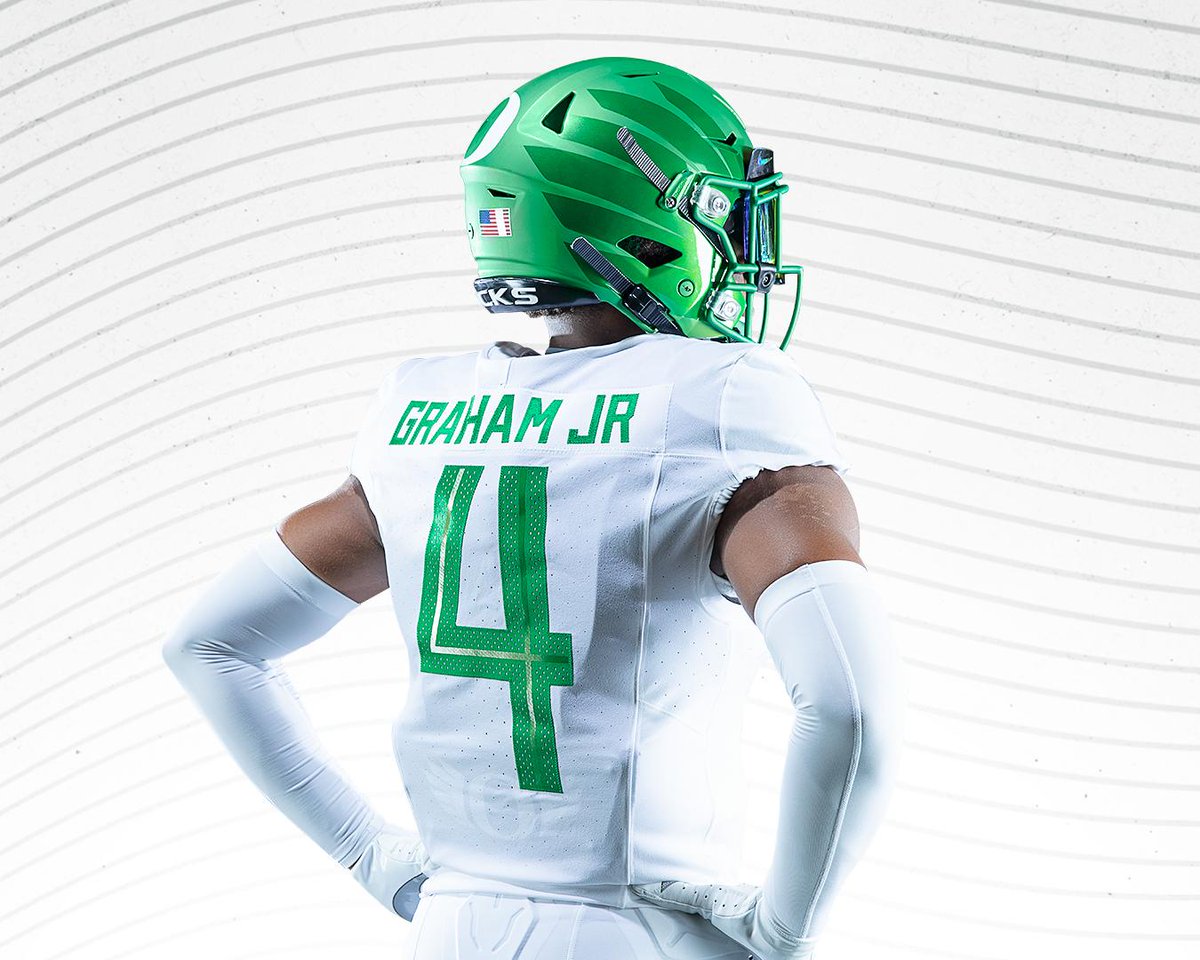 Trendsetters: Oregon reveals unique jerseys combinations for 2019