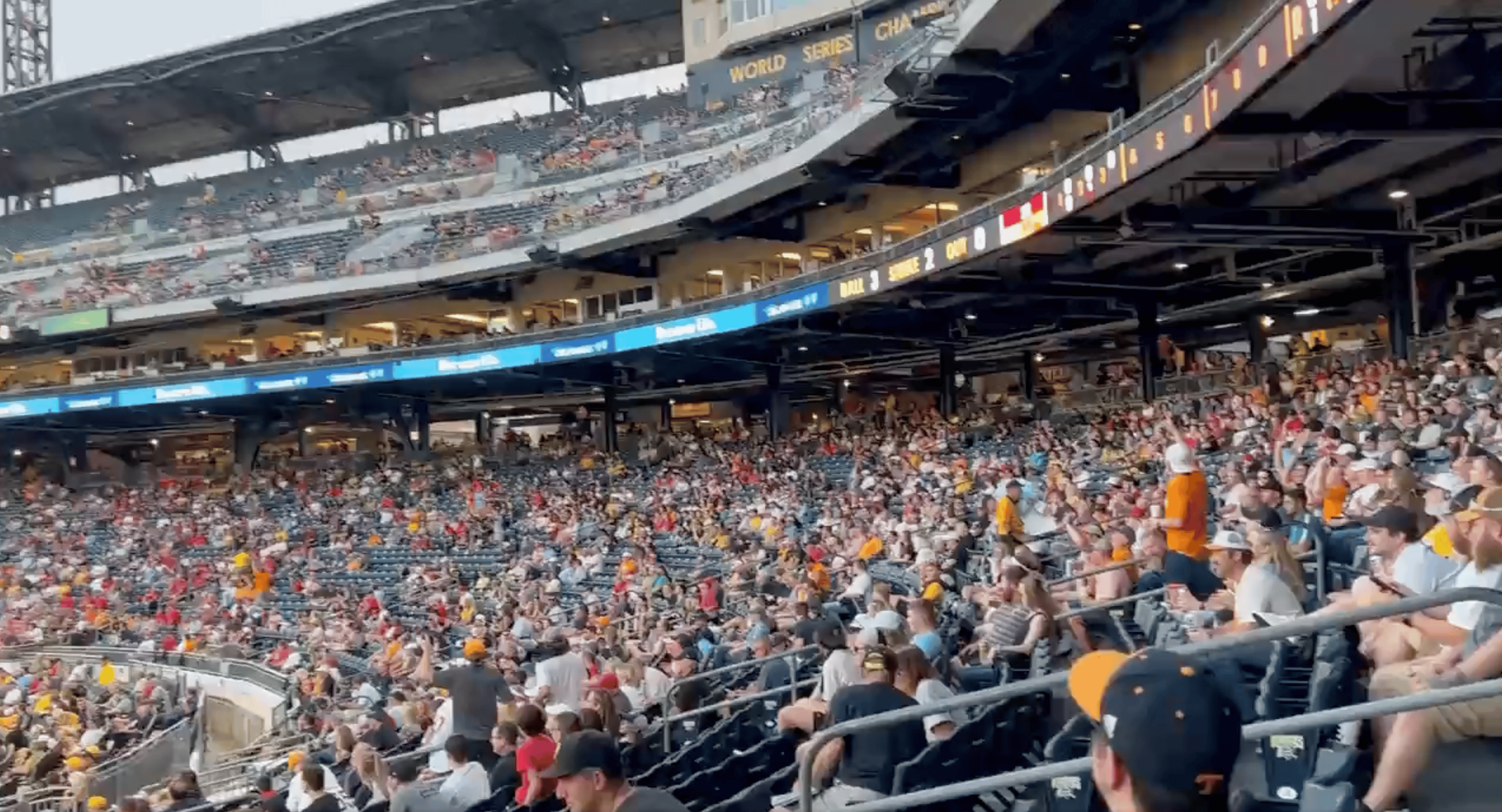 Tennessee fans invade Pittsburgh: UT chants break out at Pirates game