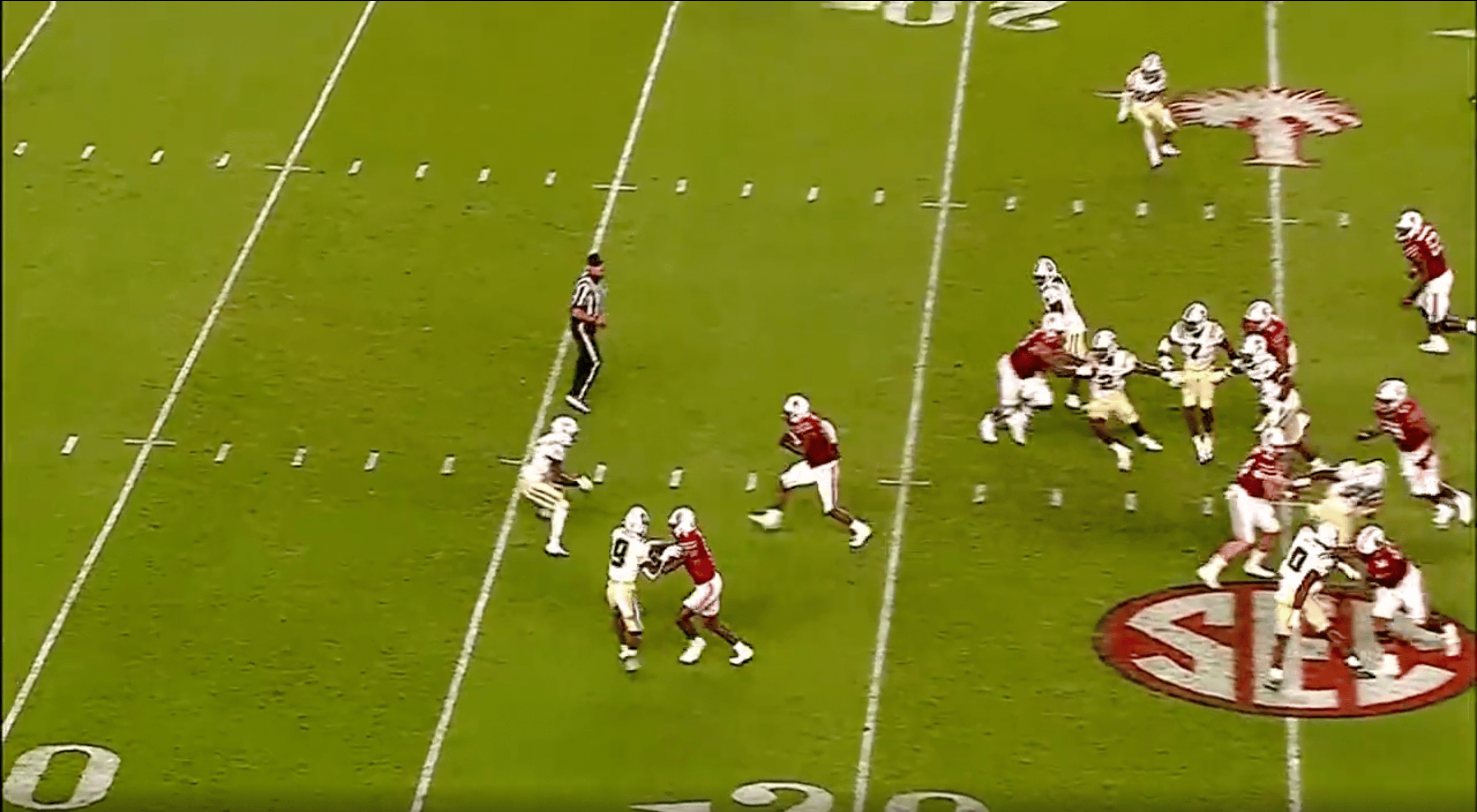 MarShawn Lloyd delivers touchdown of the year with incredible hurdle