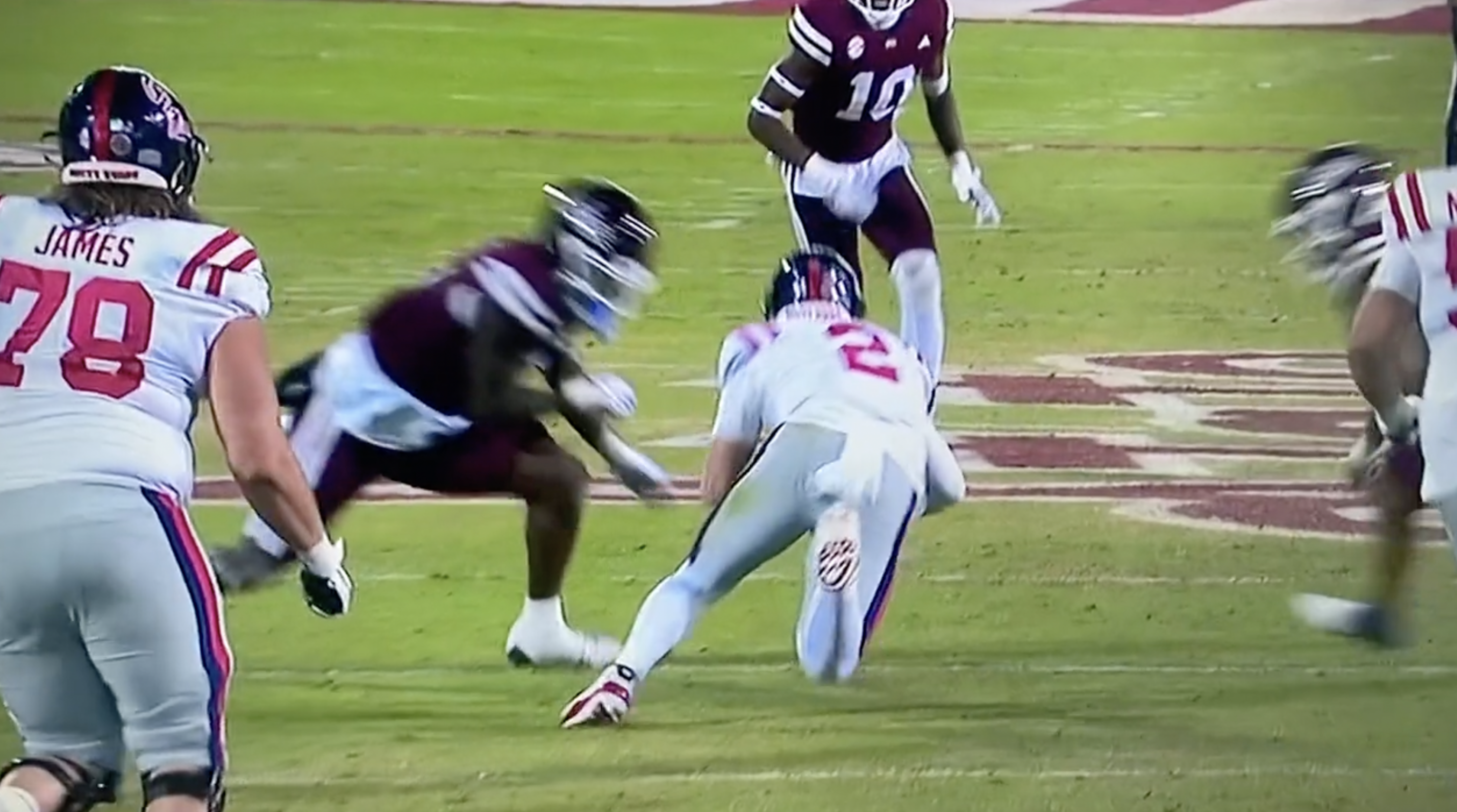 Mississippi State player ejected after laying vicious hit on Ole Miss QB Jaxson Dart