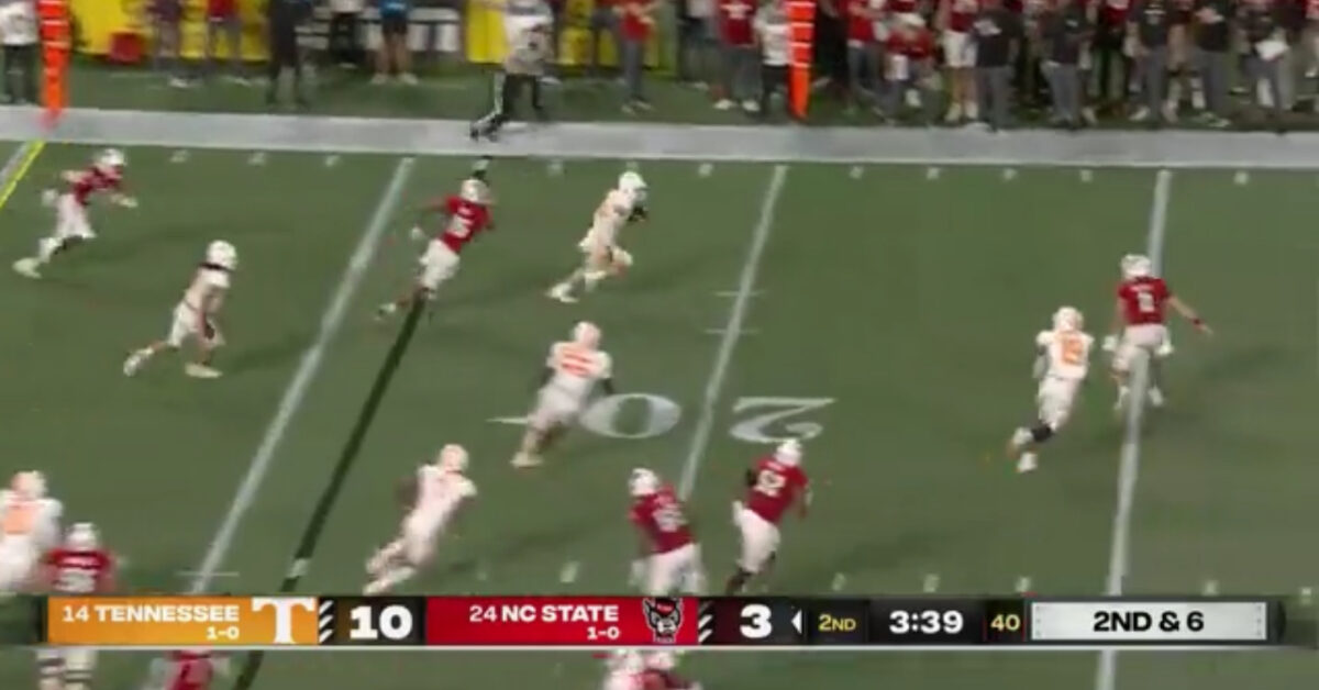 Tennessee gets electrifying 85-yard pick-6 to take commanding lead over NC State at halftime