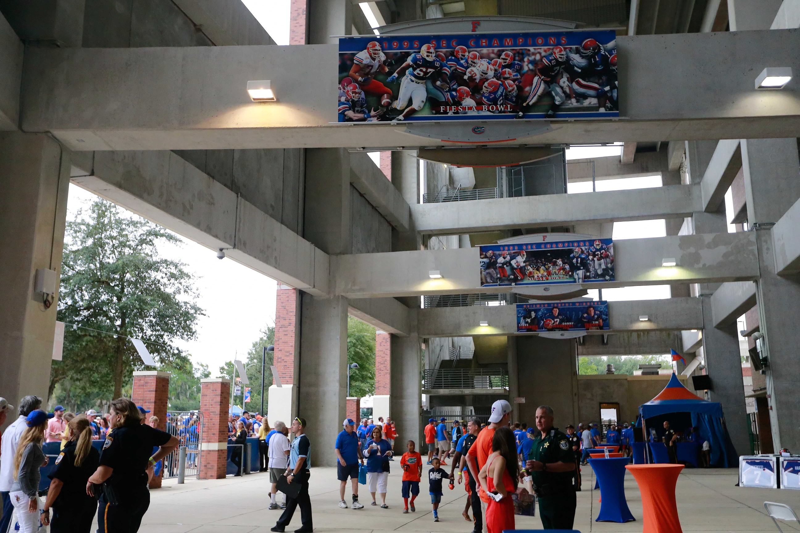 Ben Hill Griffin Stadium to enforce new bag policy in 2016 - Saturday