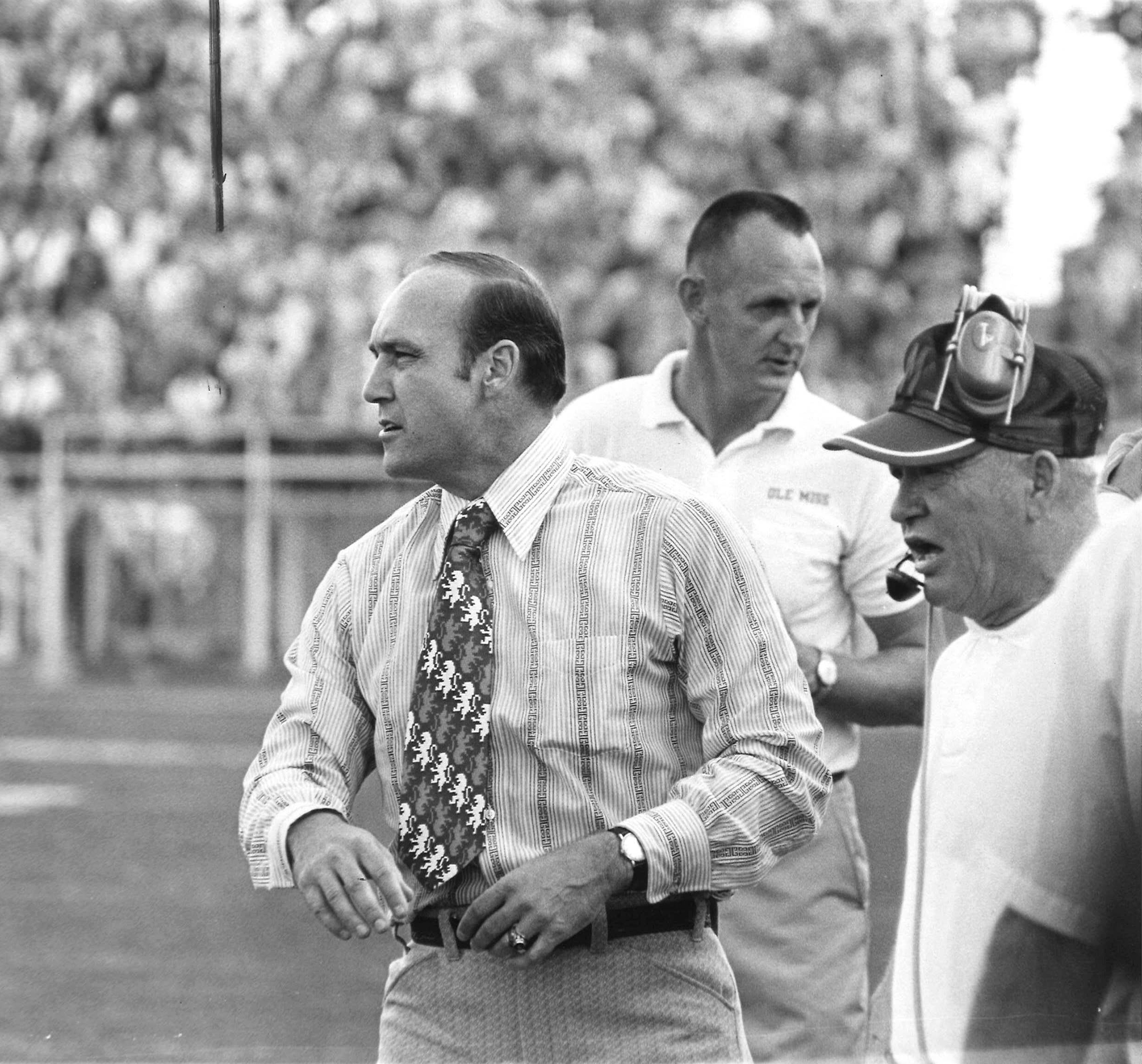 Ole Miss announces former coach Billy Kinard has died at age 84 ...
