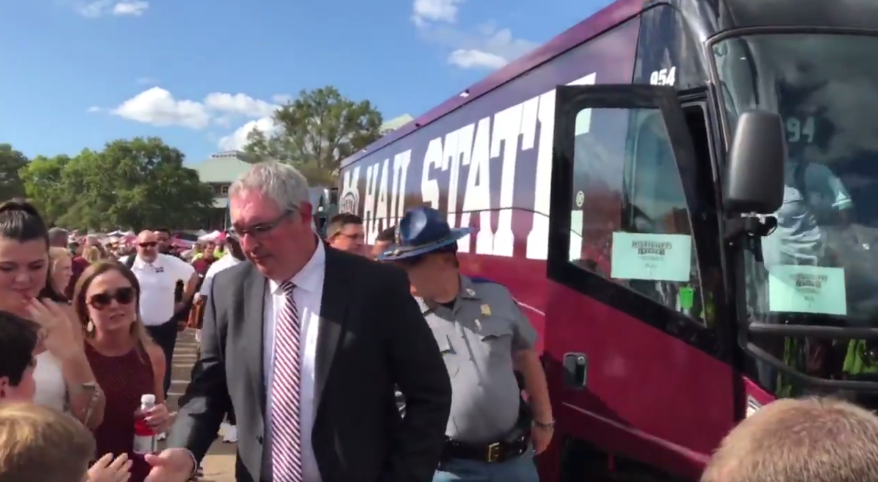 Joe Moorhead-mississippi state-handshake-son