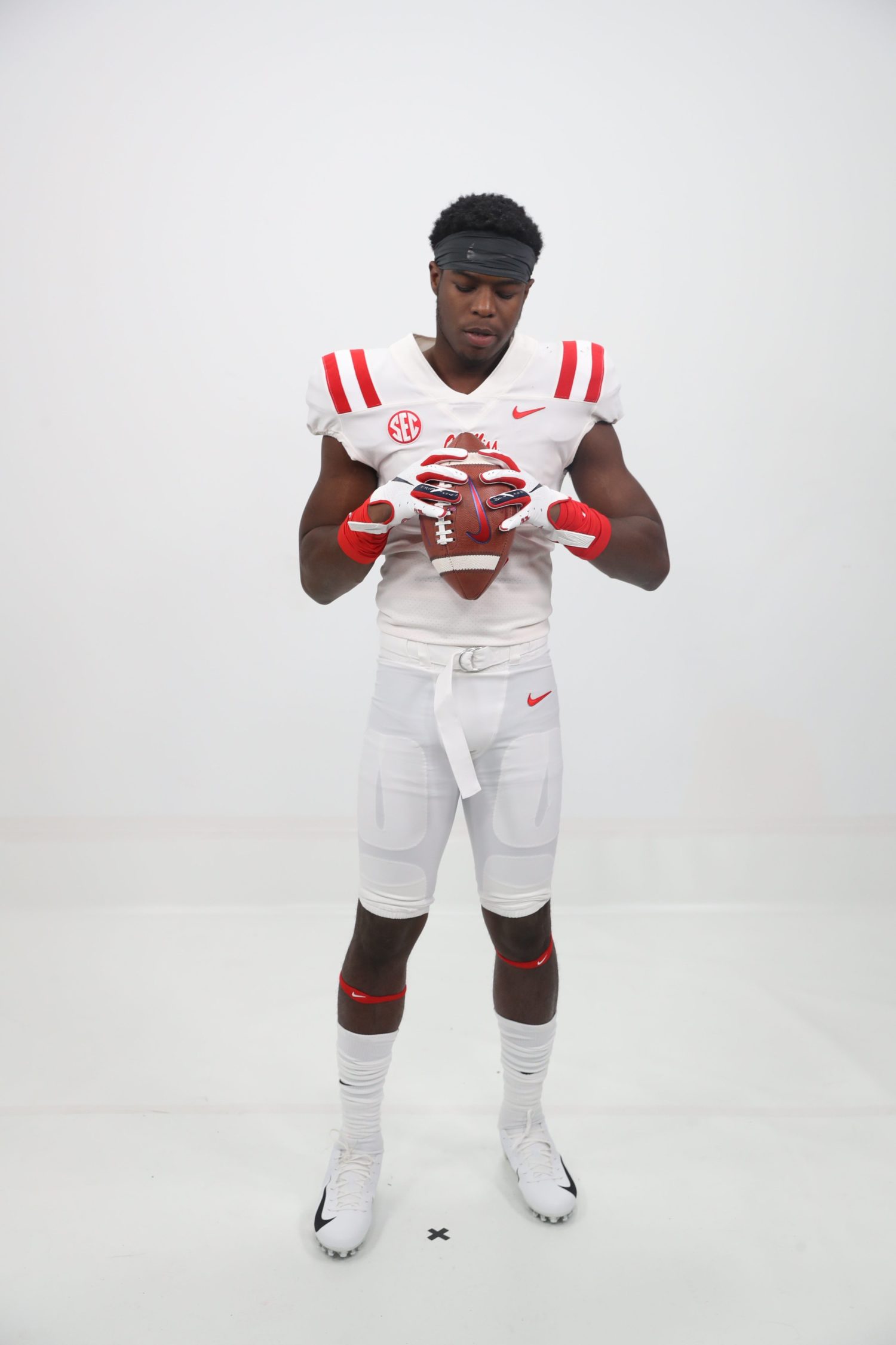 Demon Clowney image via @SFAfootball_MD