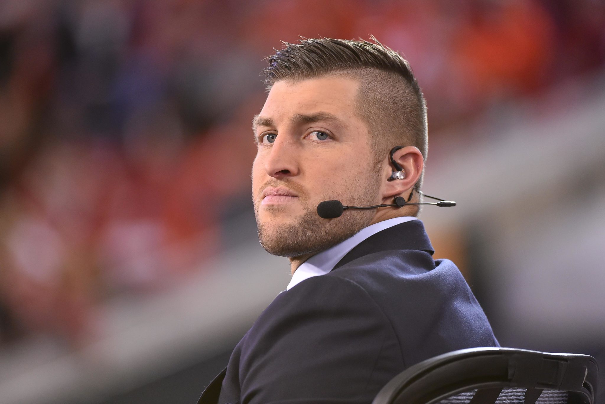 Alabama fan adds Crimson Tide gear to Florida's Tim Tebow statue ahead