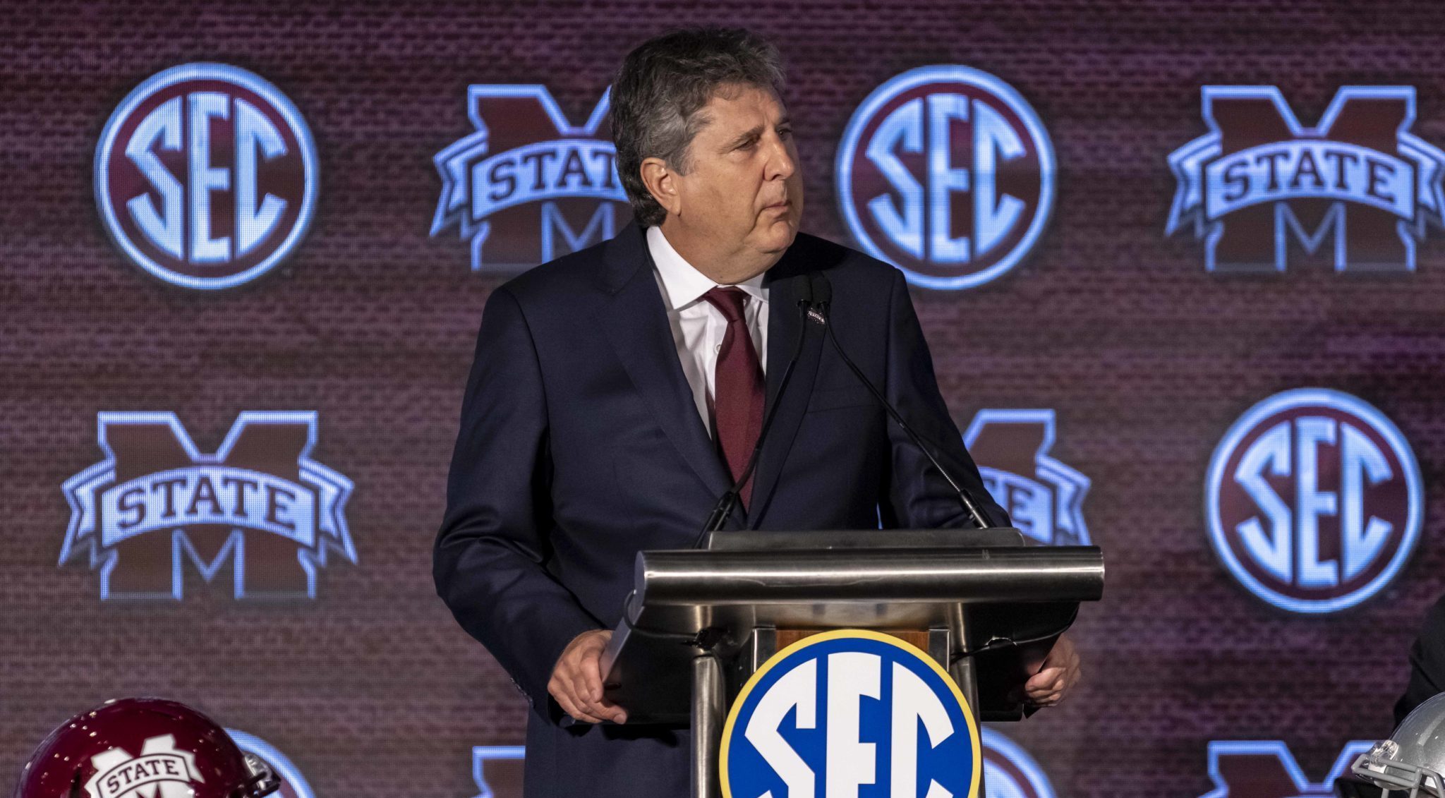 Mike Leach updates latest status of QB battle at Mississippi State ...