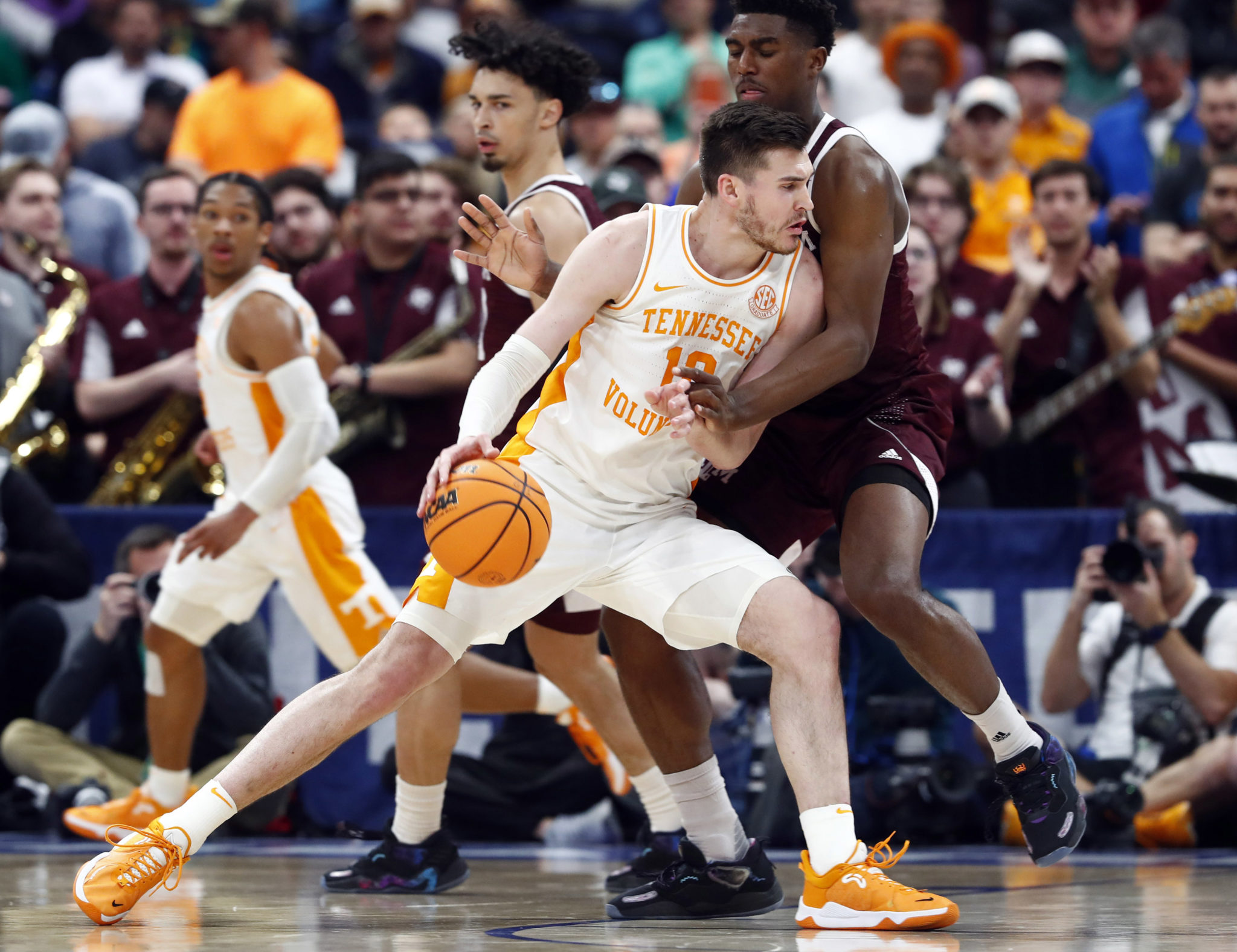 Rapid One Code Rapid Reaction: Tennessee tops Texas A&M to win SEC Tournament title ...