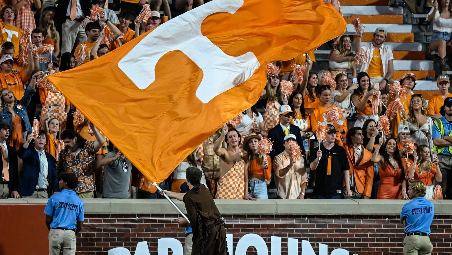 Tennessee picks up commitment from 4-star pass rusher, in-state prospect