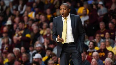Dennis Gates coaching Mizzou.