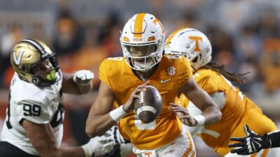 Tennessee QB Nico Iamaleava scrambles.