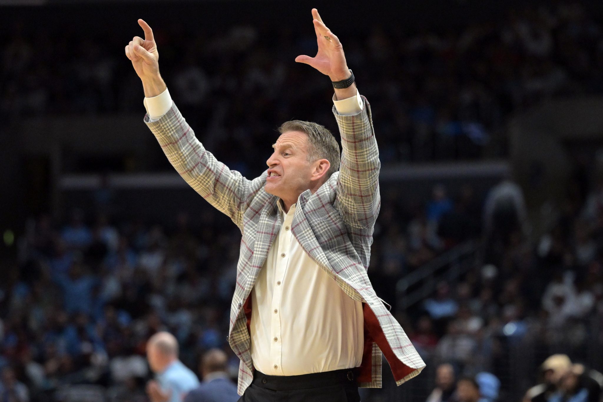 Alabama coach Nate Oats.