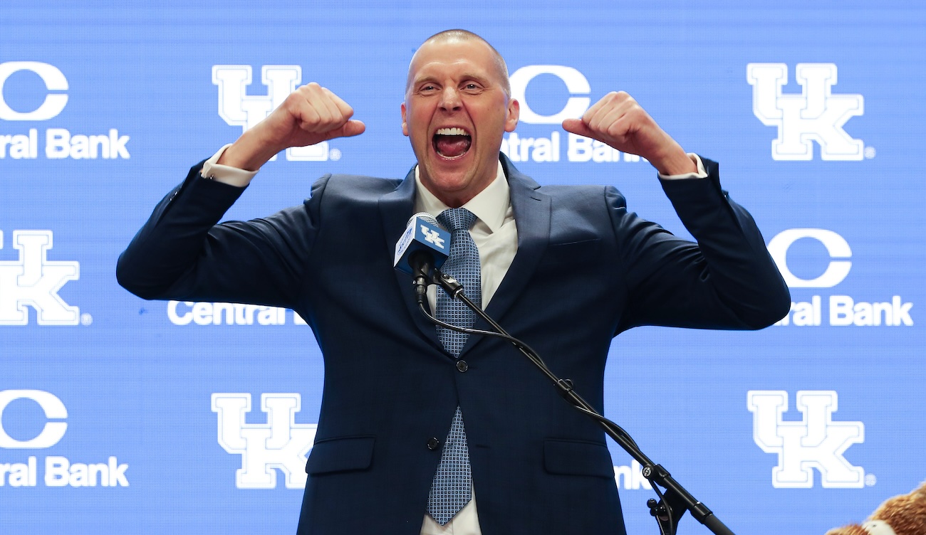 Mark Pope follows through on Kentucky fan’s gas money request