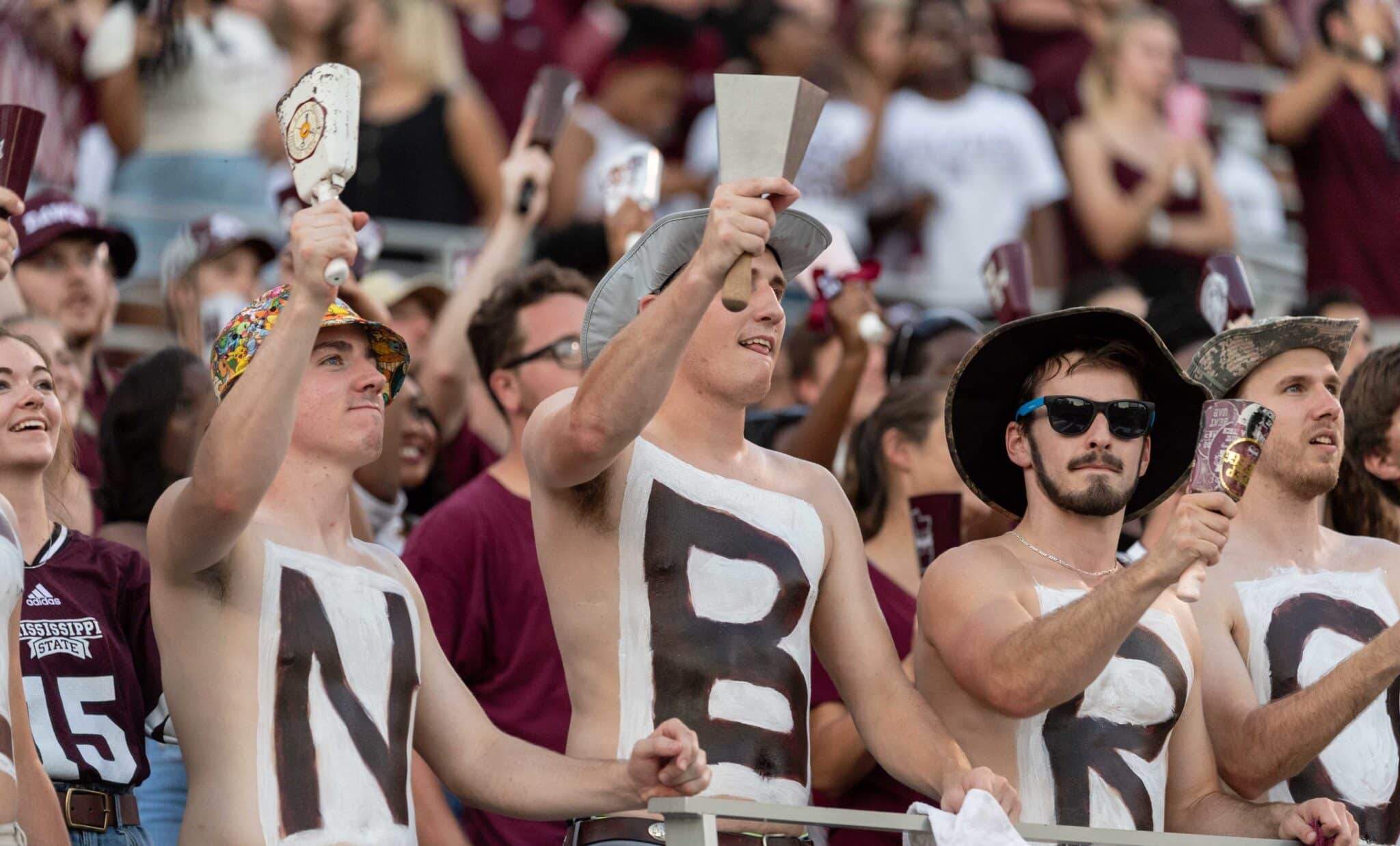 Arizona State makes questionable attempt to simulate Mississippi State&rsquo;s &lsquo;cow bell&rsquo; atmosphere