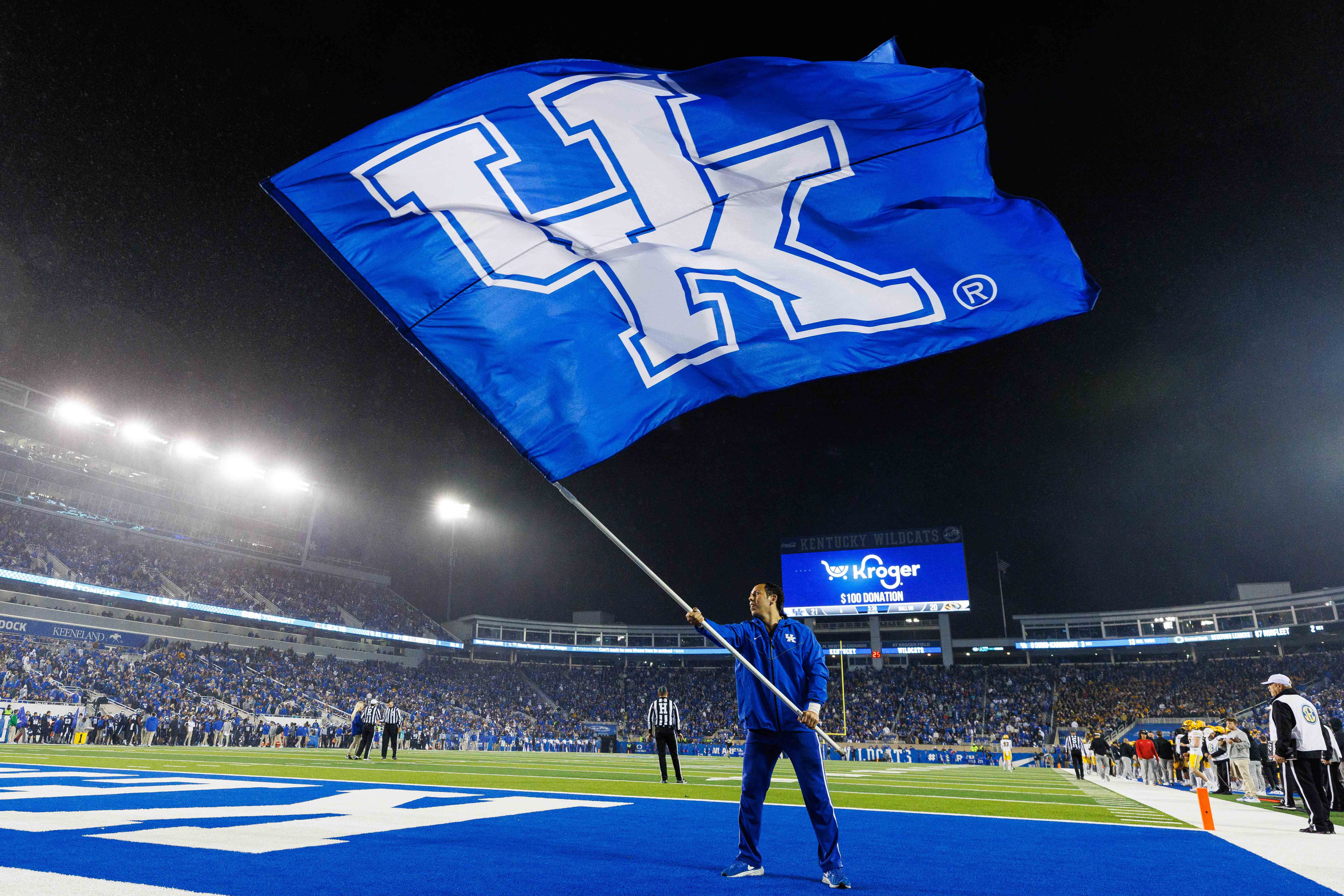 Kentucky lands highly-recruited OL in class of 2026