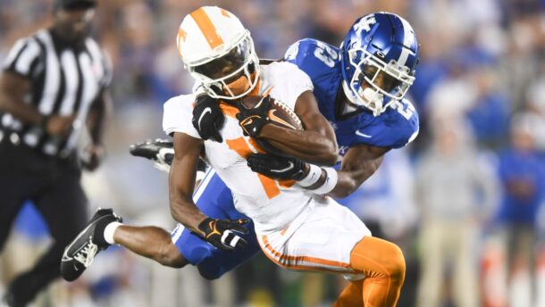 Tennessee and Kentucky play football.