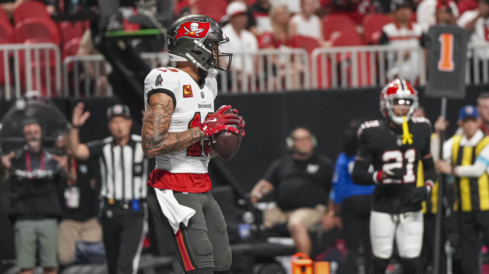 Mike Evans decides on 2026 NFL season, per report