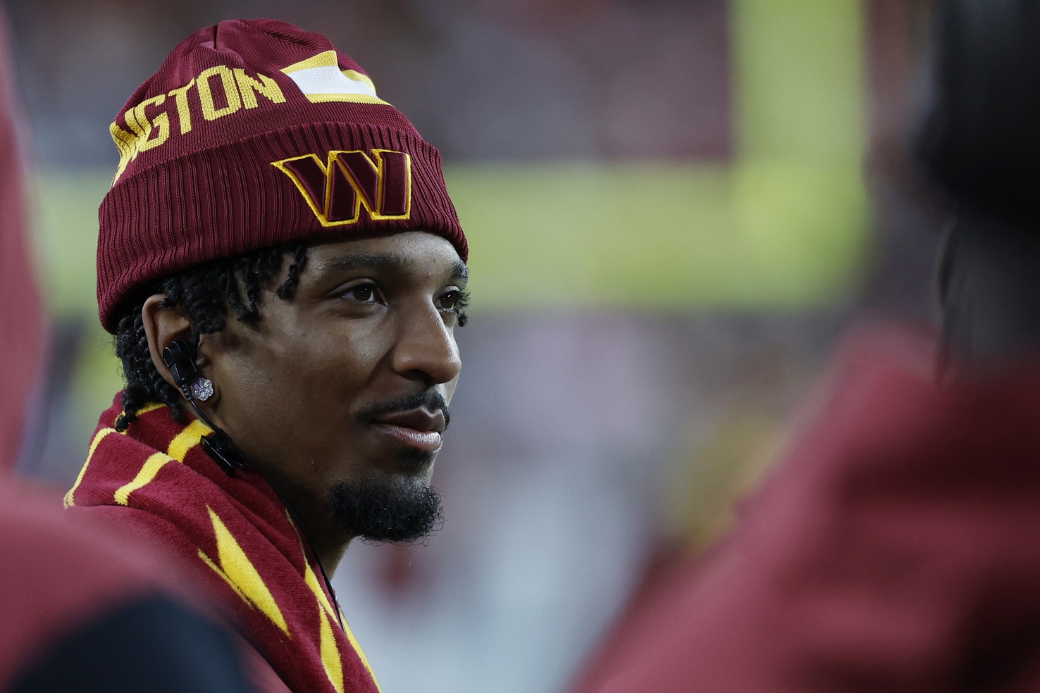 Jayden Daniels suffers gruesome arm injury in blowout loss to Seahawks Jayden Daniels suffers gruesome arm injury in blowout loss to Seahawks