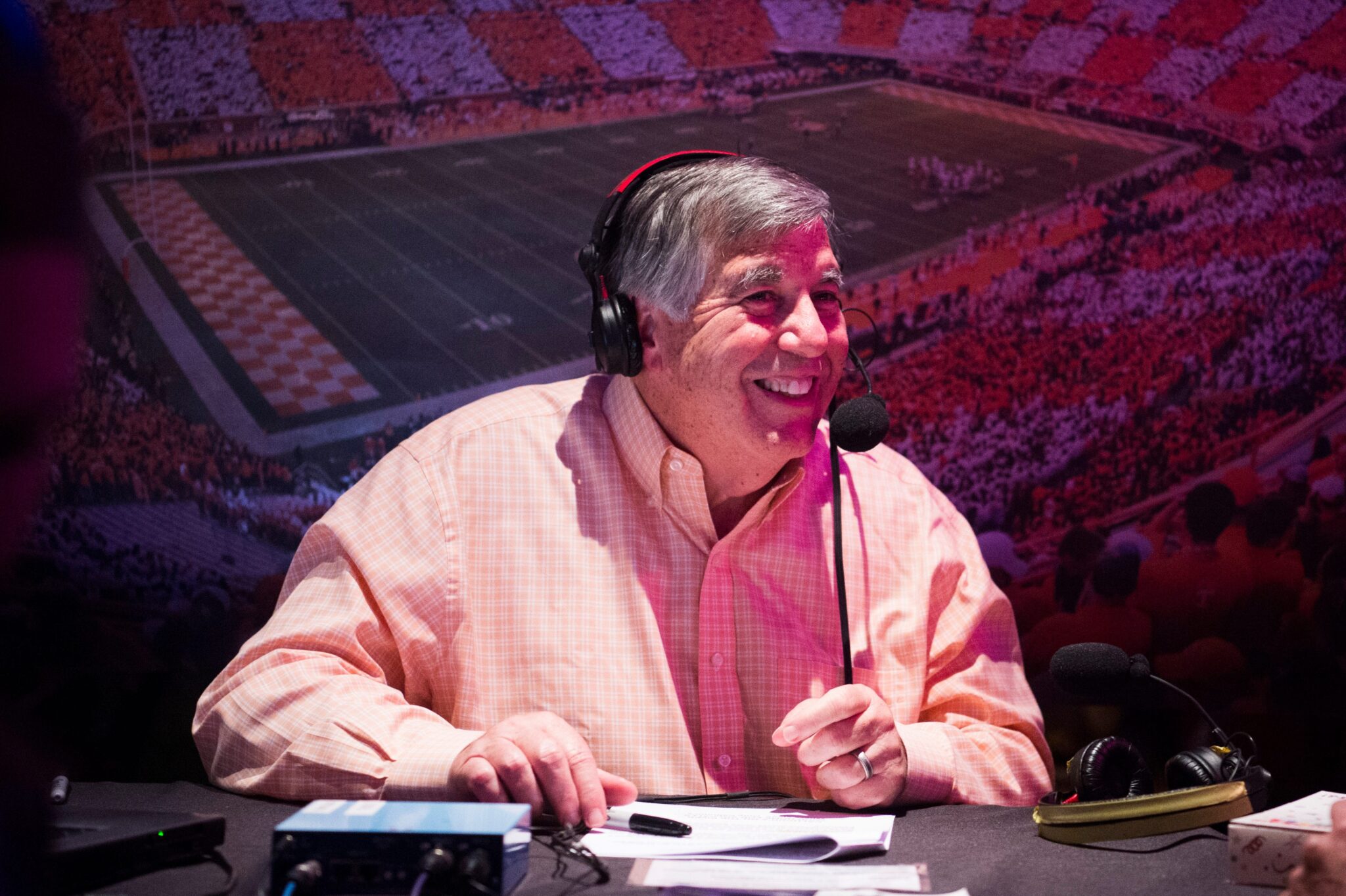 Tennessee shares emotional farewell signoff from Bob Kesling, Bert Bertelkamp