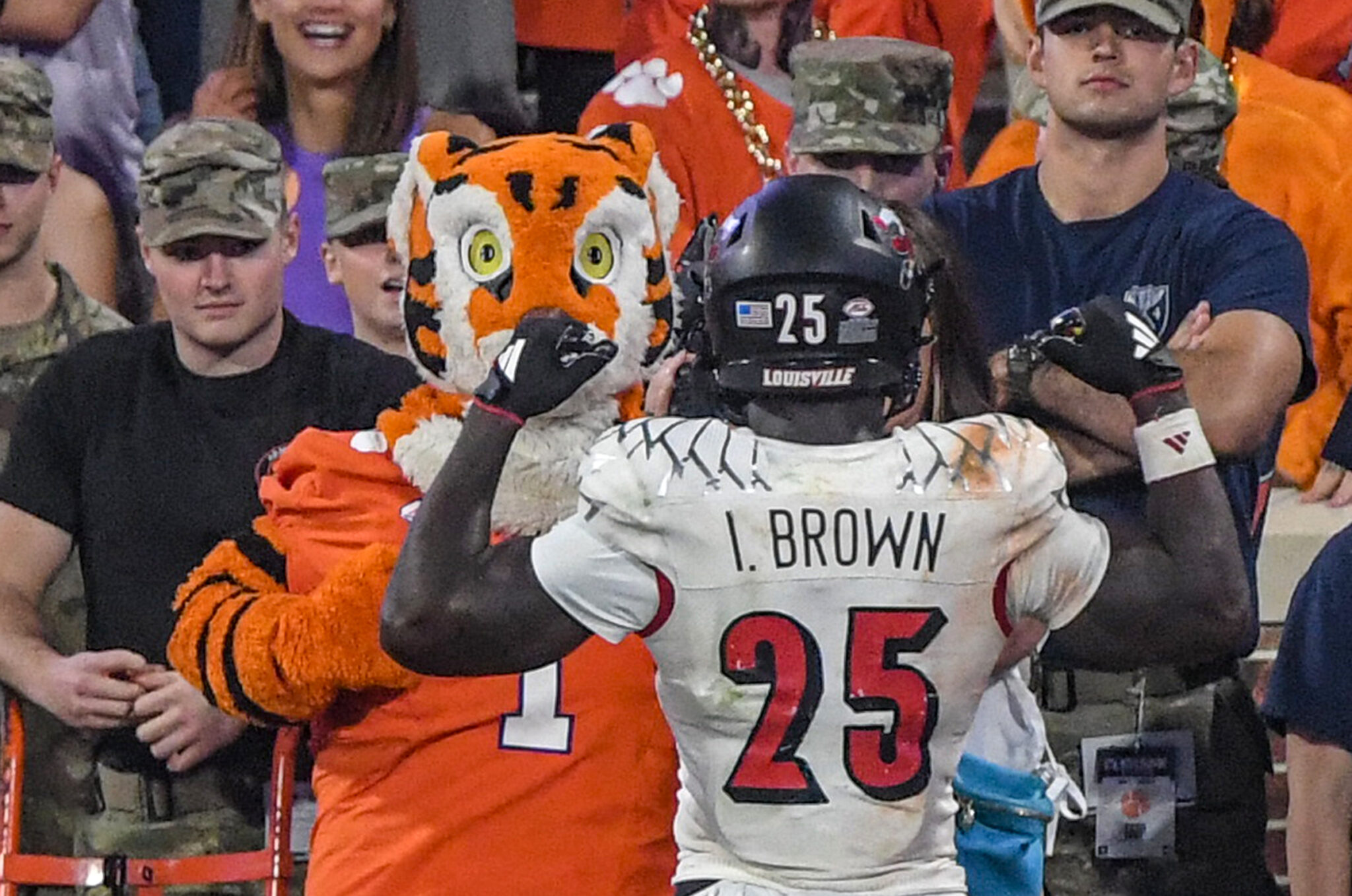 Clemson, Louisville update kickoff time for Week 12 matchup