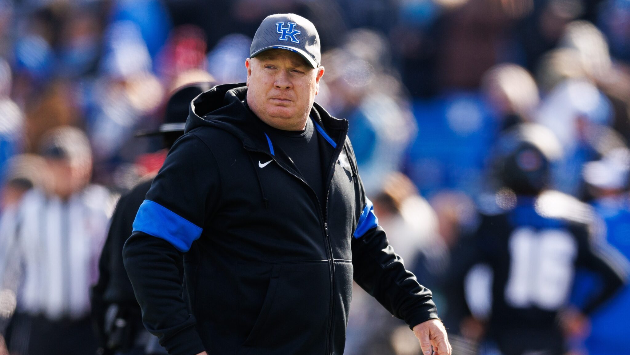 Kentucky head coach Mark Stoops undergoes offseason surgery, per report