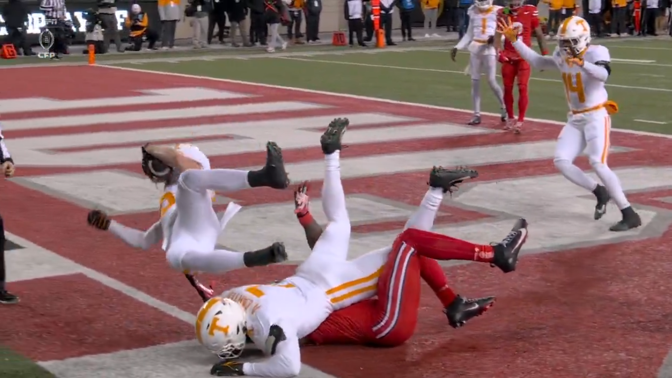 Tennessee DB Will Brooks secures wild tip-drill INT vs. Ohio State