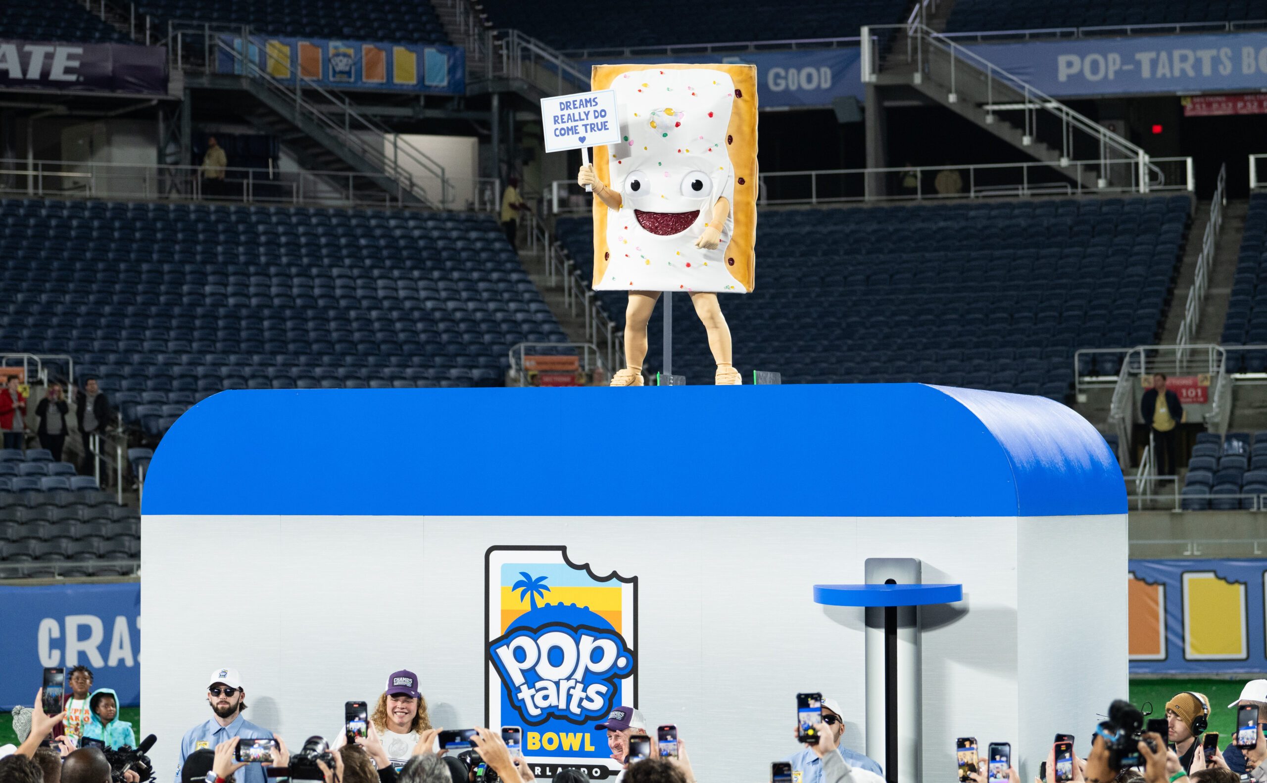 Pop-Tarts Bowl posts perfect reaction confirming it will remain among CFB bowl lineup Pop-Tarts Bowl posts perfect reaction confirming it will remain among CFB bowl lineup