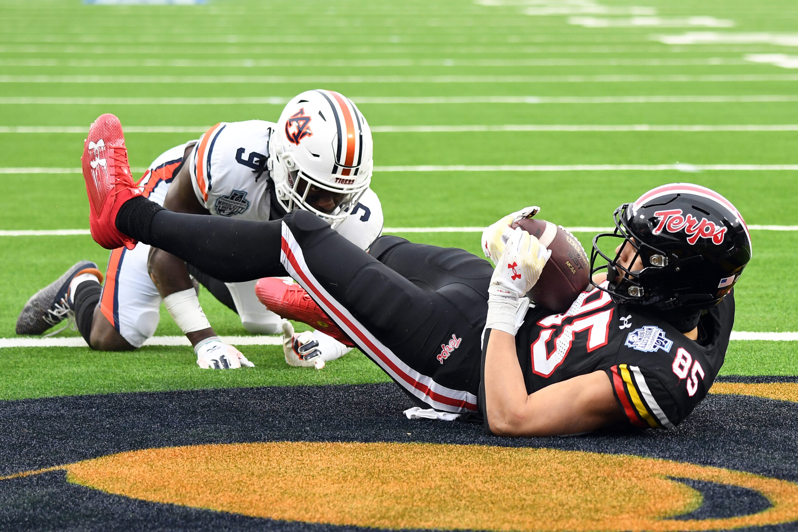 Auburn lands transfer from former Maryland TE Preston Howard 