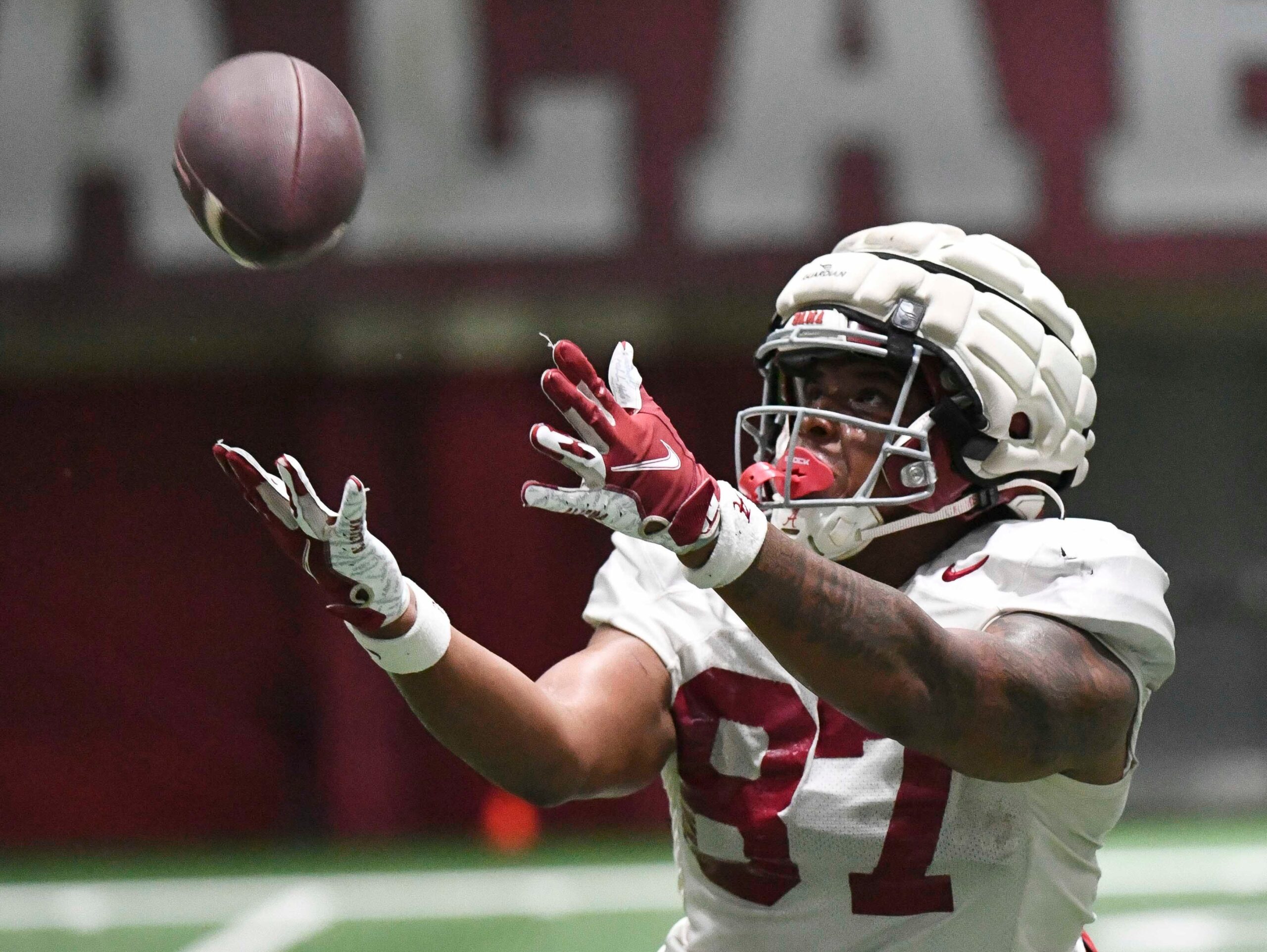 Danny Lewis withdraws name from transfer portal, will stay at Alabama