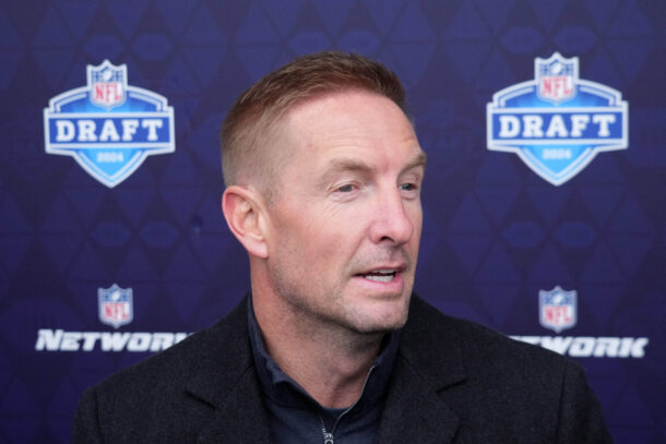 Joel Klatt speaks.