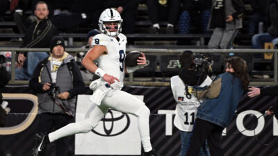 Beau Pribula runs the ball.