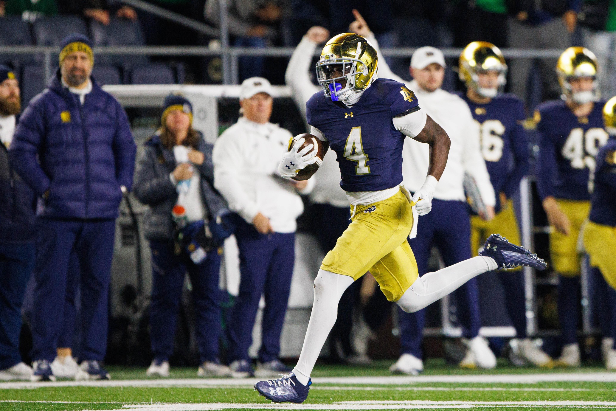 Jeremiyah Love explodes for 98-yard TD, gives Notre Dame early CFP lead