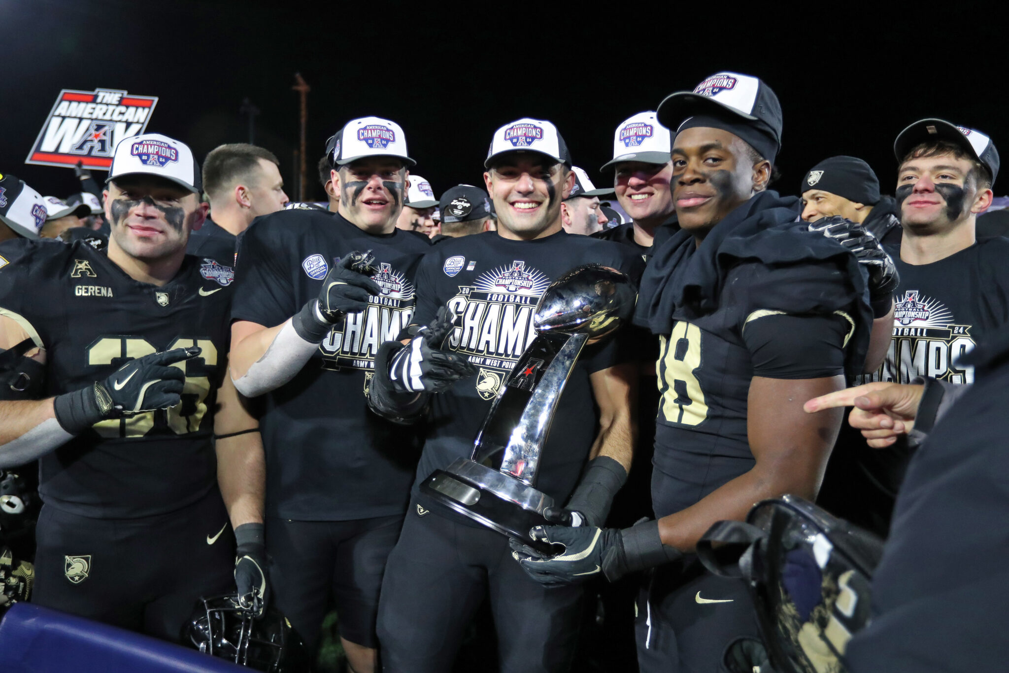 Army football player saves man from burning vehicle, per report