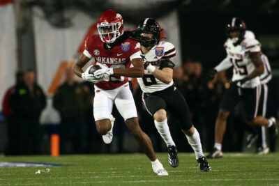 Dazmin James is shown catching a pass.
