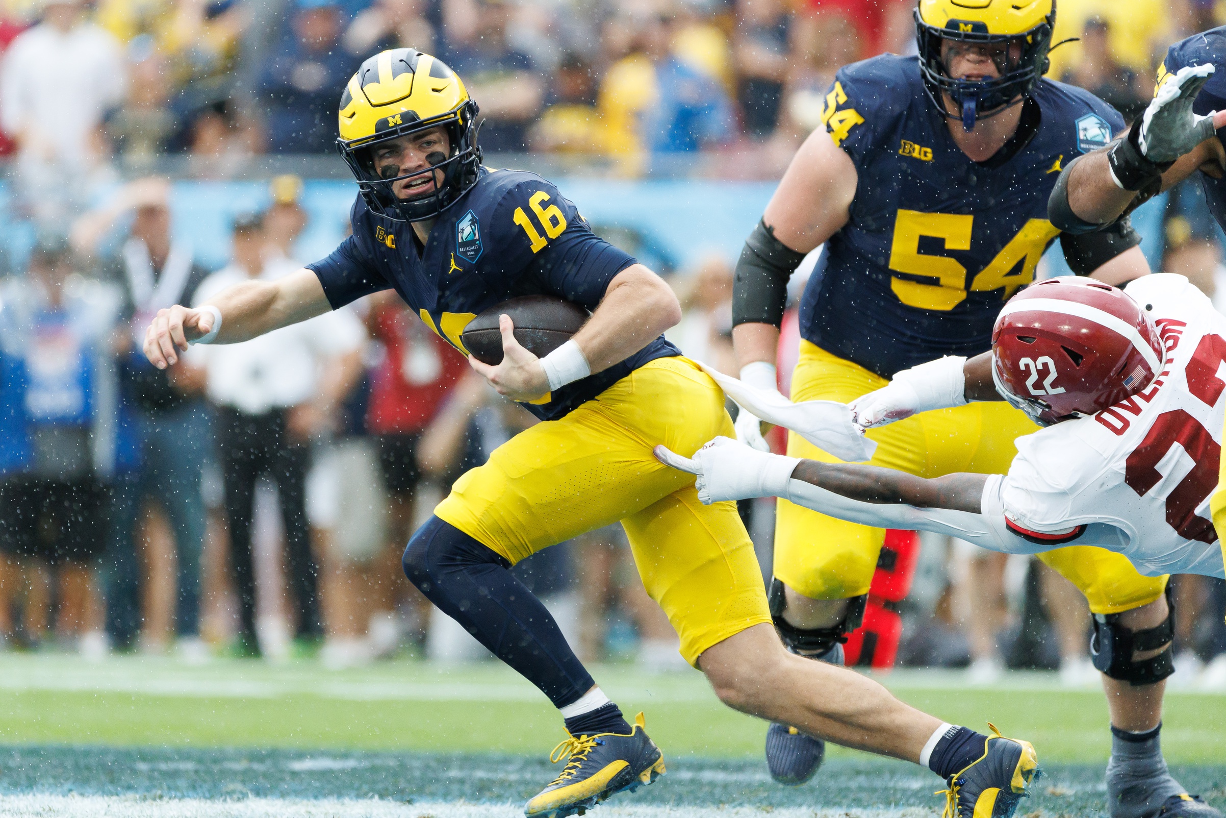 Michigan cashes in early turnovers to take big lead on Alabama in ReliaQuest Bowl