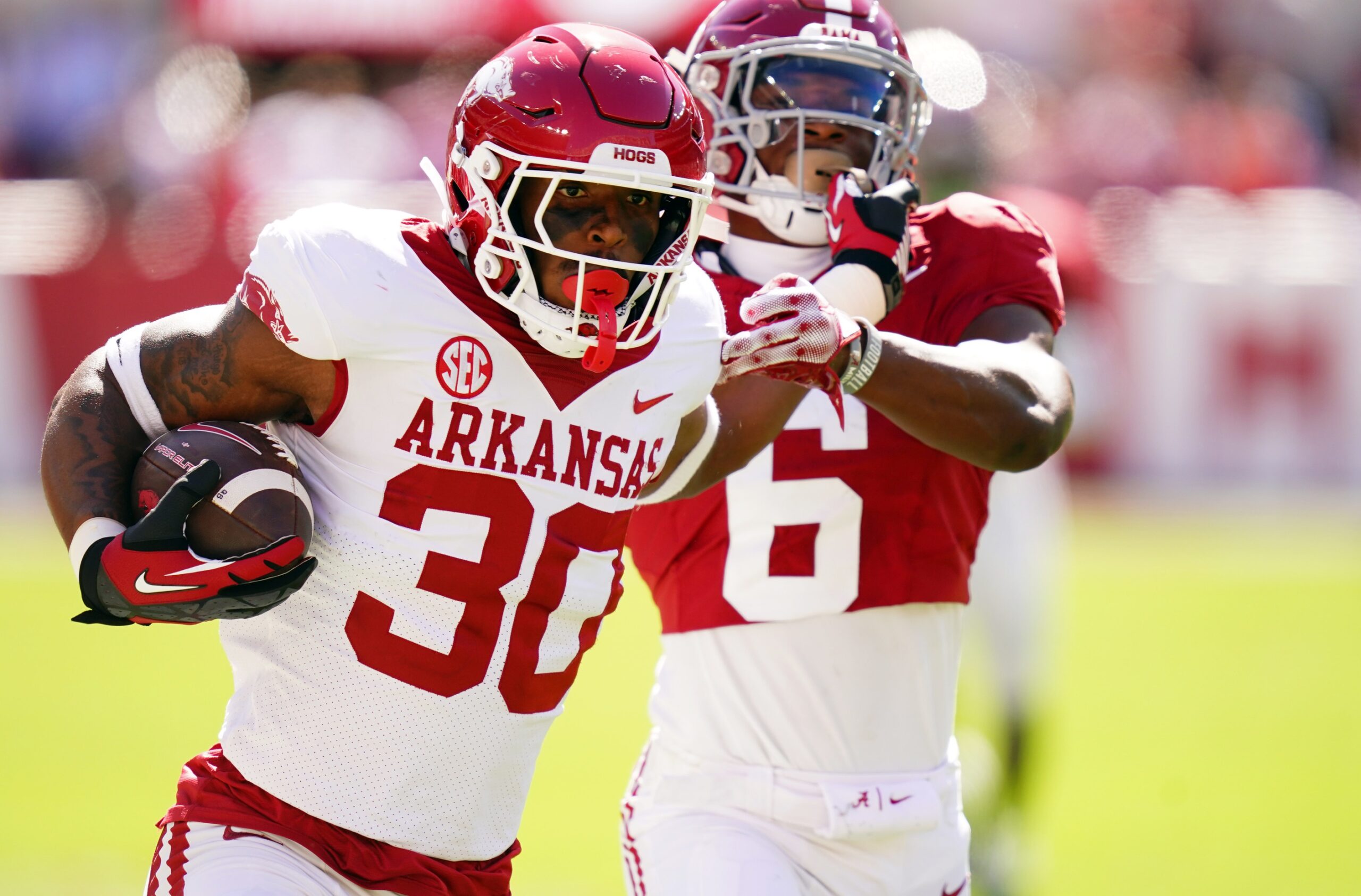 Arkansas TE Var’Keyes Gumms reportedly commits to Dan Mullen, UNLV out of transfer portal