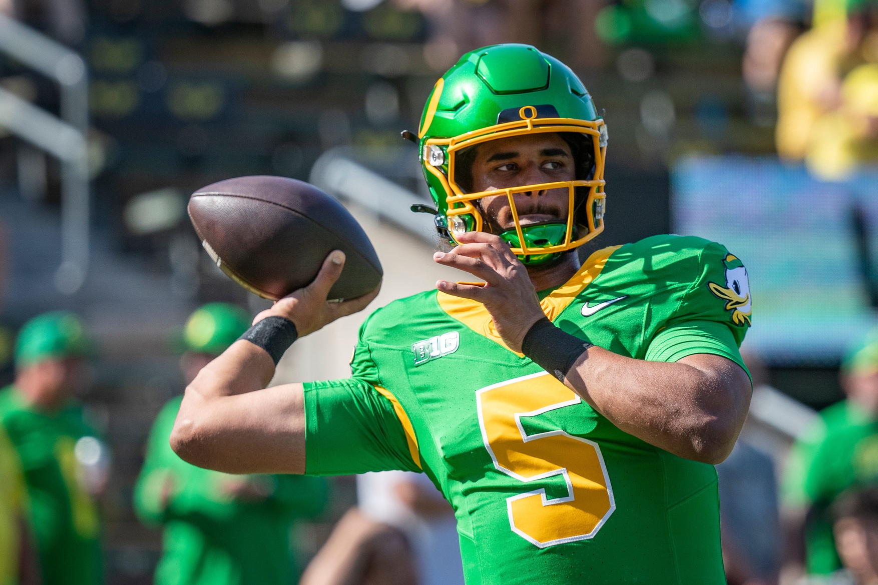 Heisman for Dante Moore? Tez Johnson sets high expectations for Oregon QB in 2025