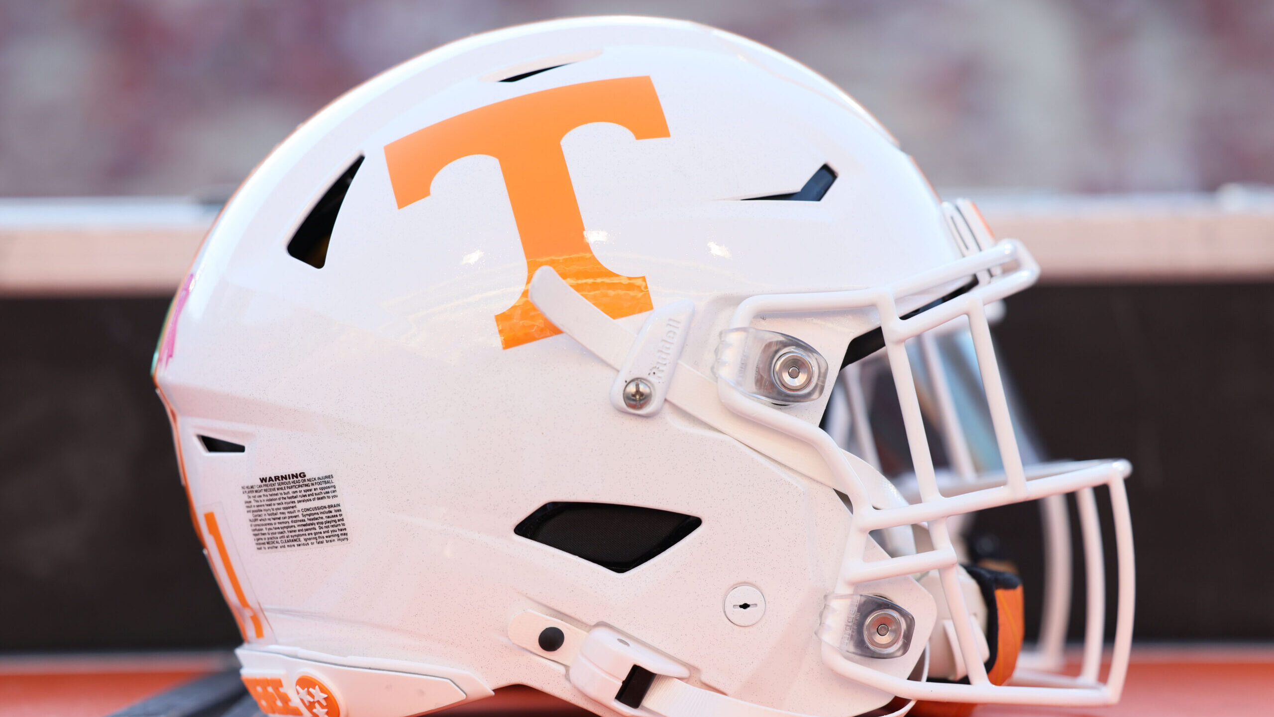 Former Tennessee OL reportedly joining LSU coaching staff