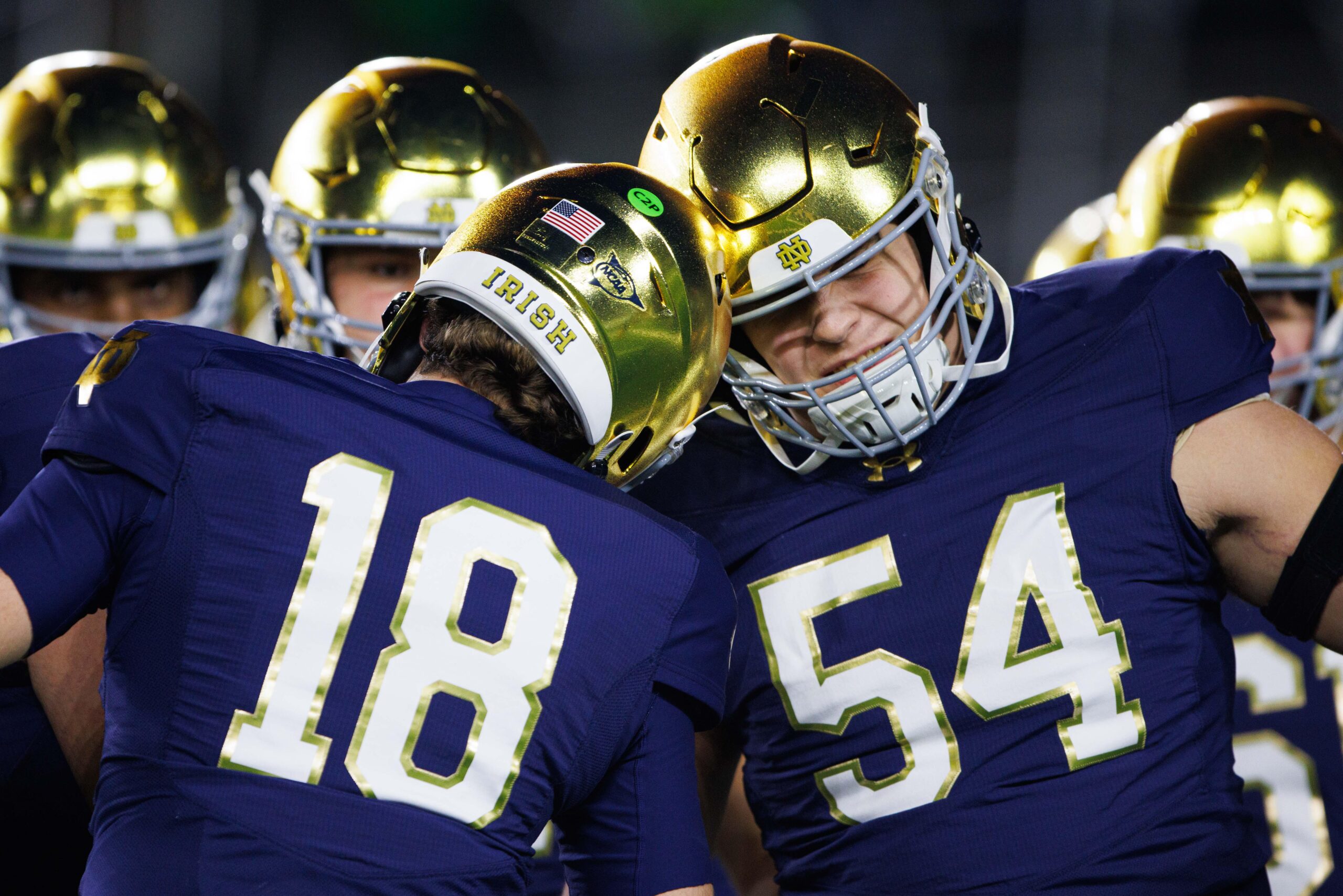 Anthonie Knapp exits Notre Dame-Penn State game with leg injury