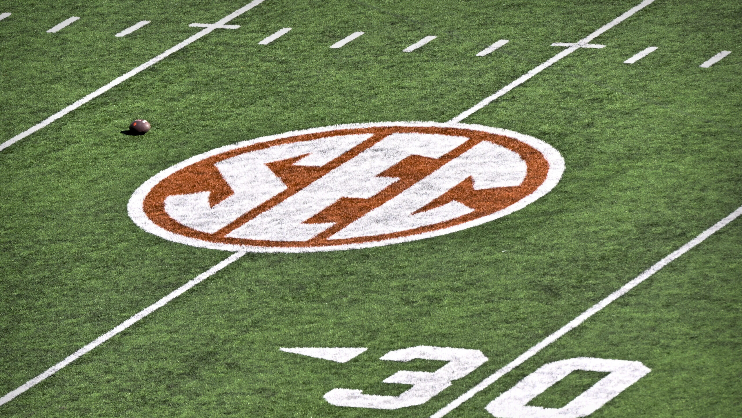 Early-season SEC games get kickoff times, TV designations