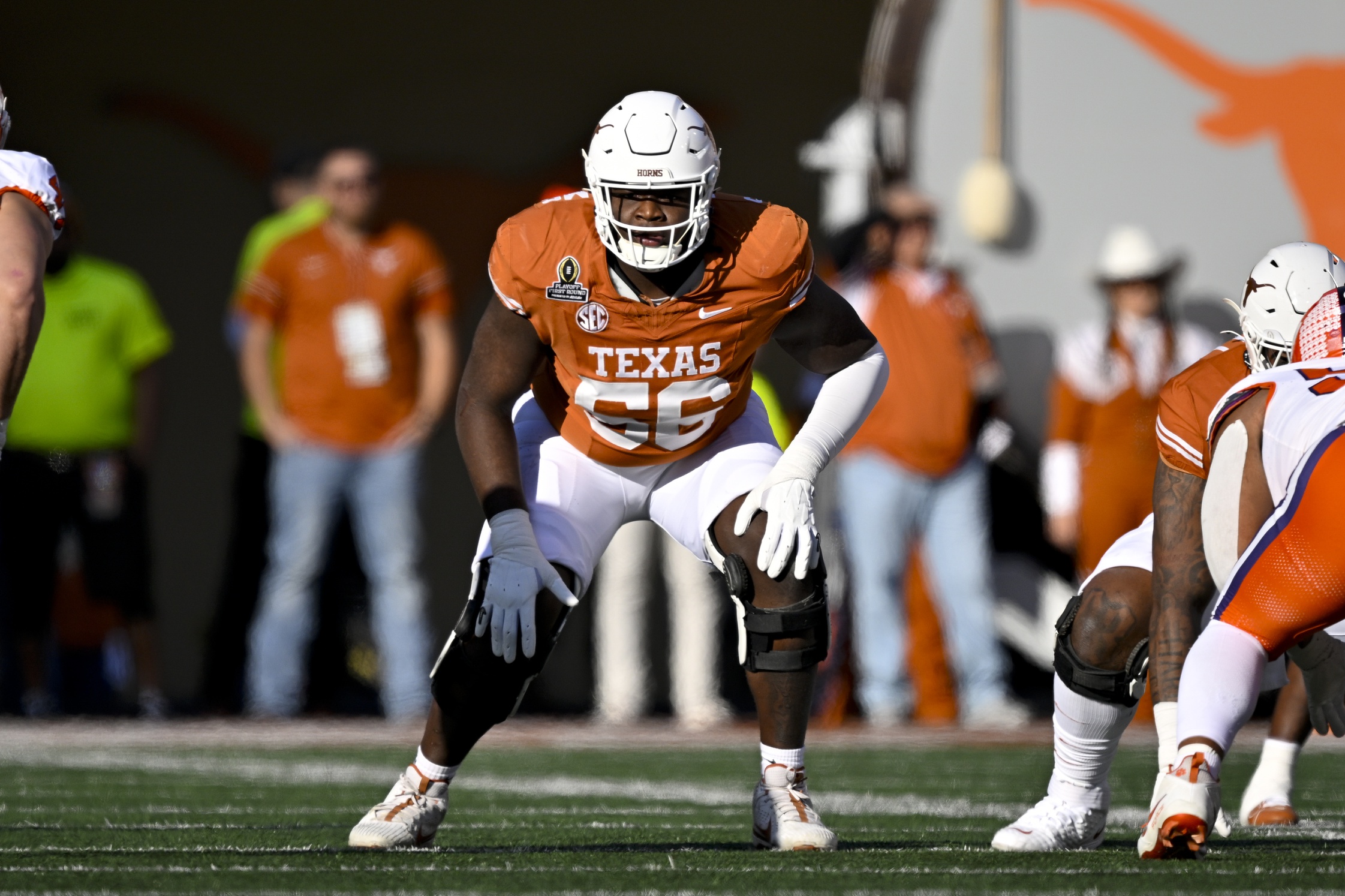 Cameron Williams expected to start at right tackle for Texas vs. Ohio State, per report