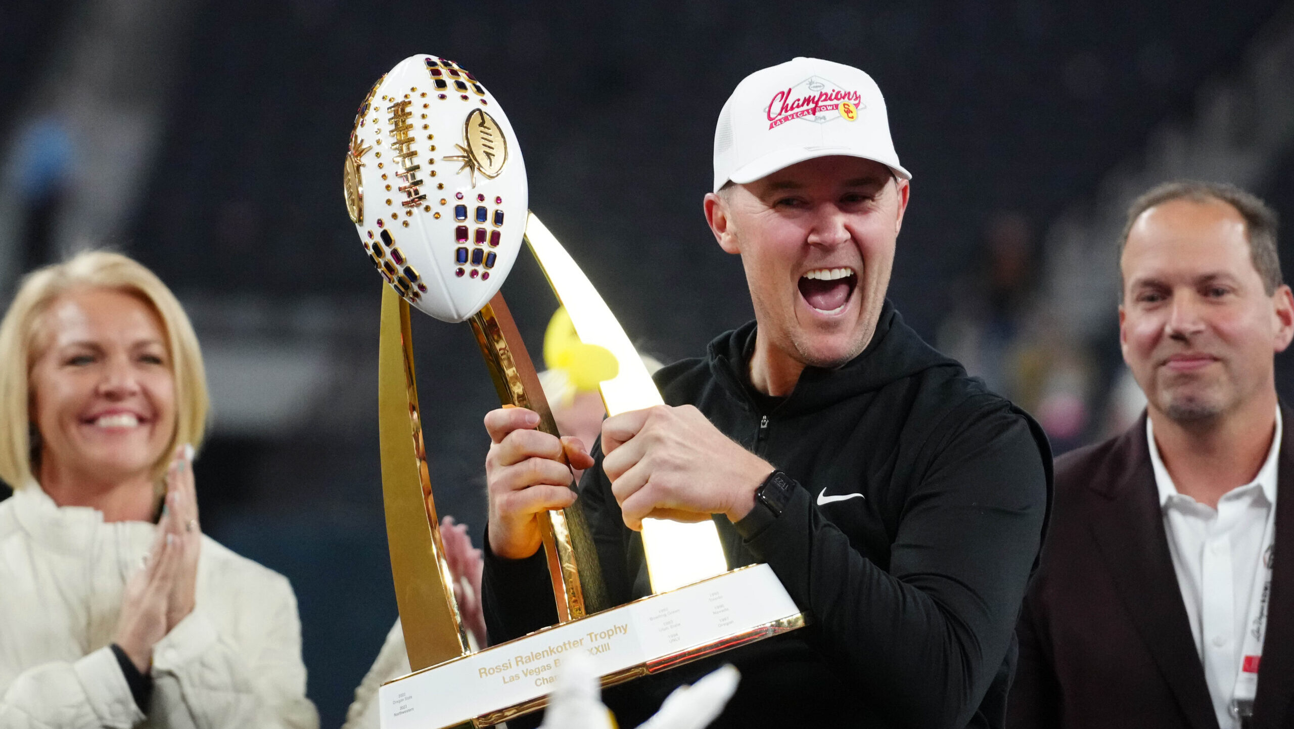 Lincoln Riley, USC reportedly nab significant Notre Dame staffer for GM role