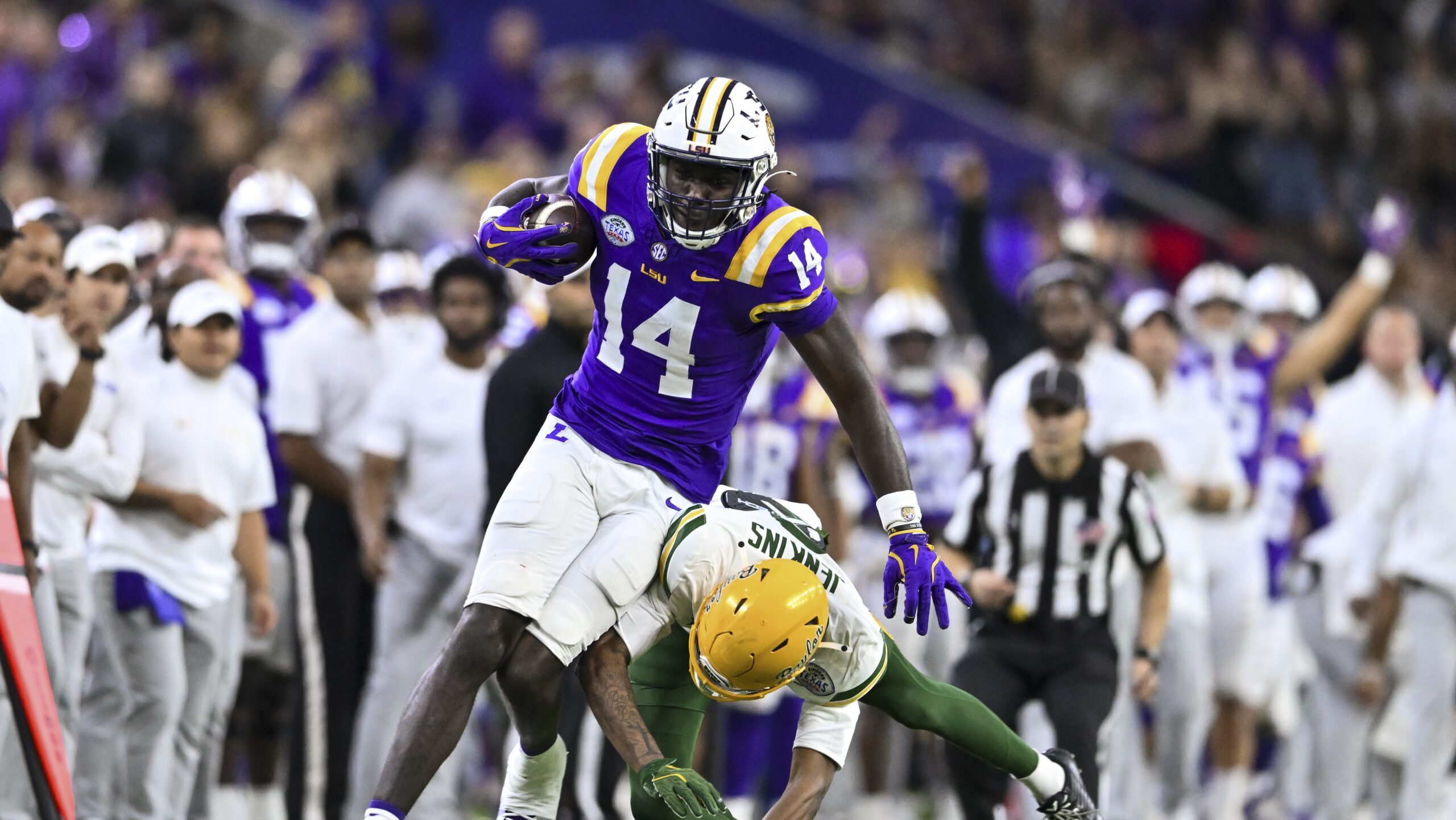 LSU football player Trey’Dez Green makes basketball debut against Alabama